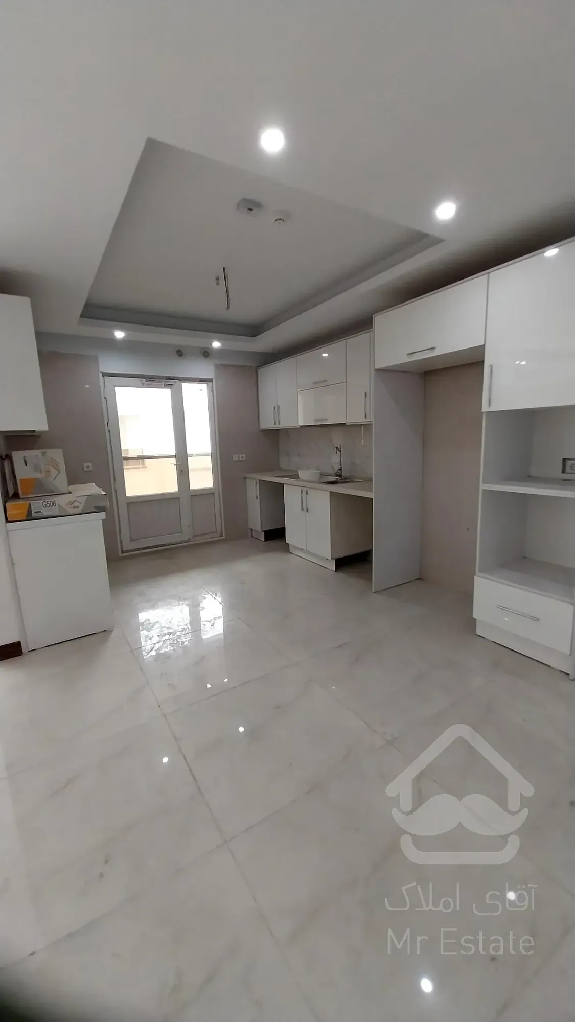 فروش واحد182 متری سه خواب رونیکاپالاس هروی