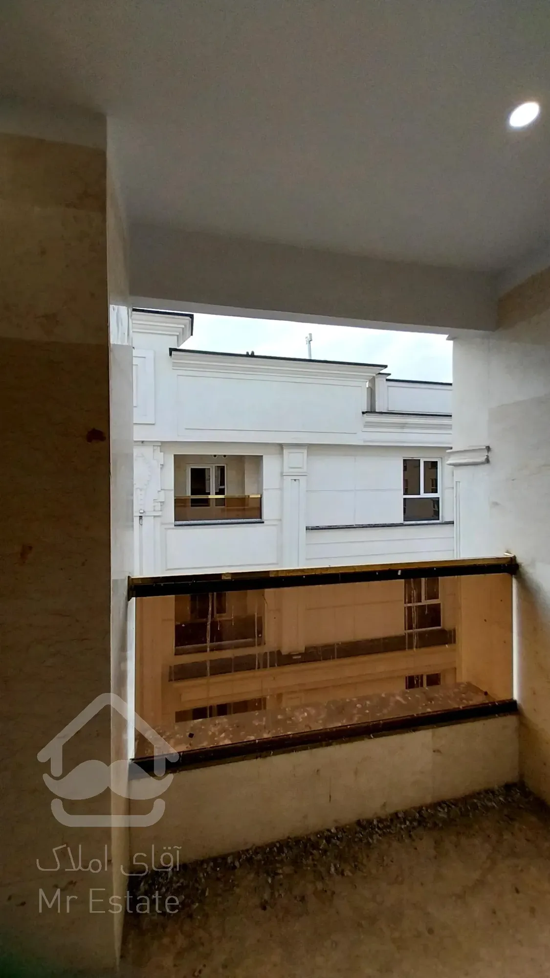 فروش واحد 182 متری سه خواب هروی