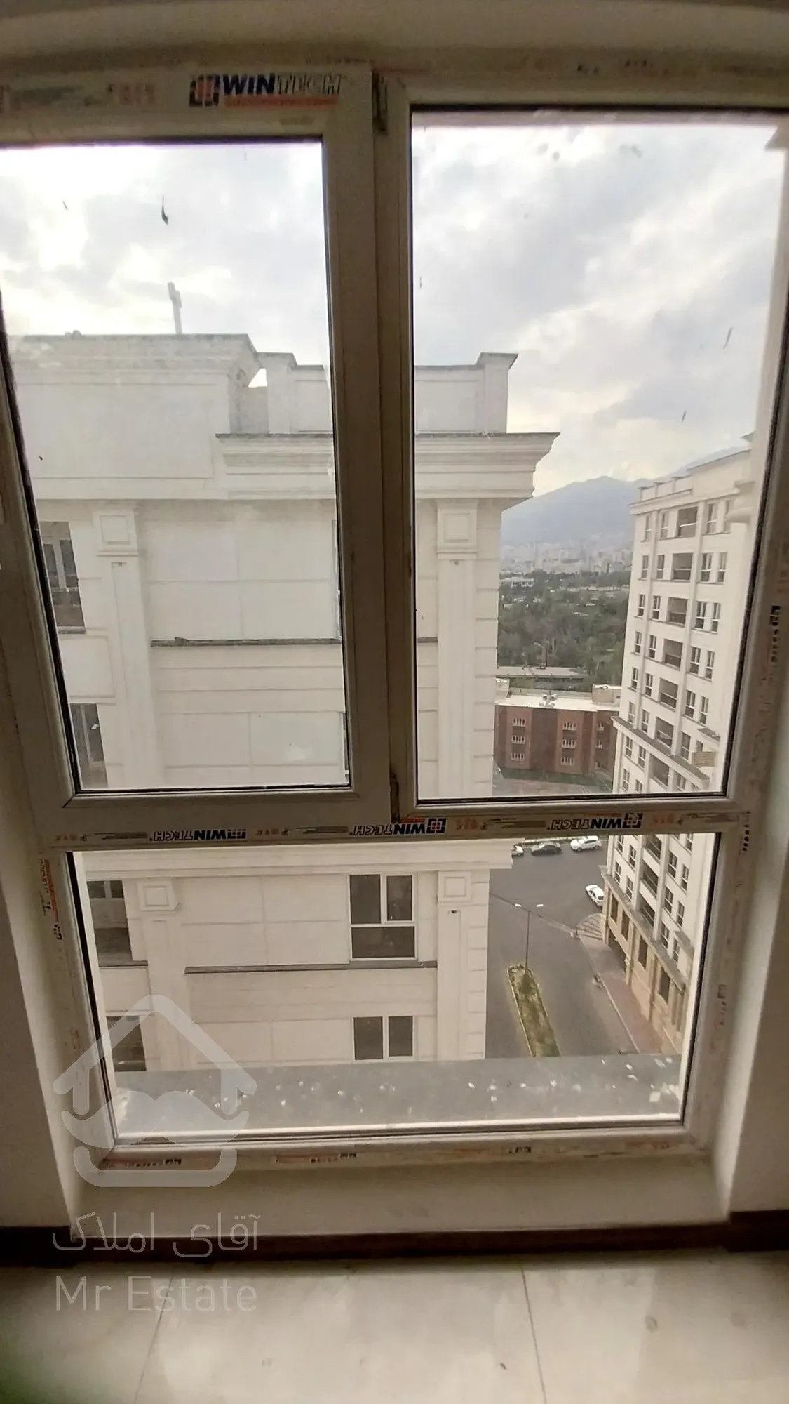 فروش واحد 173 متری 3 خواب با 70 متر حیاط خلوت در پاسداران