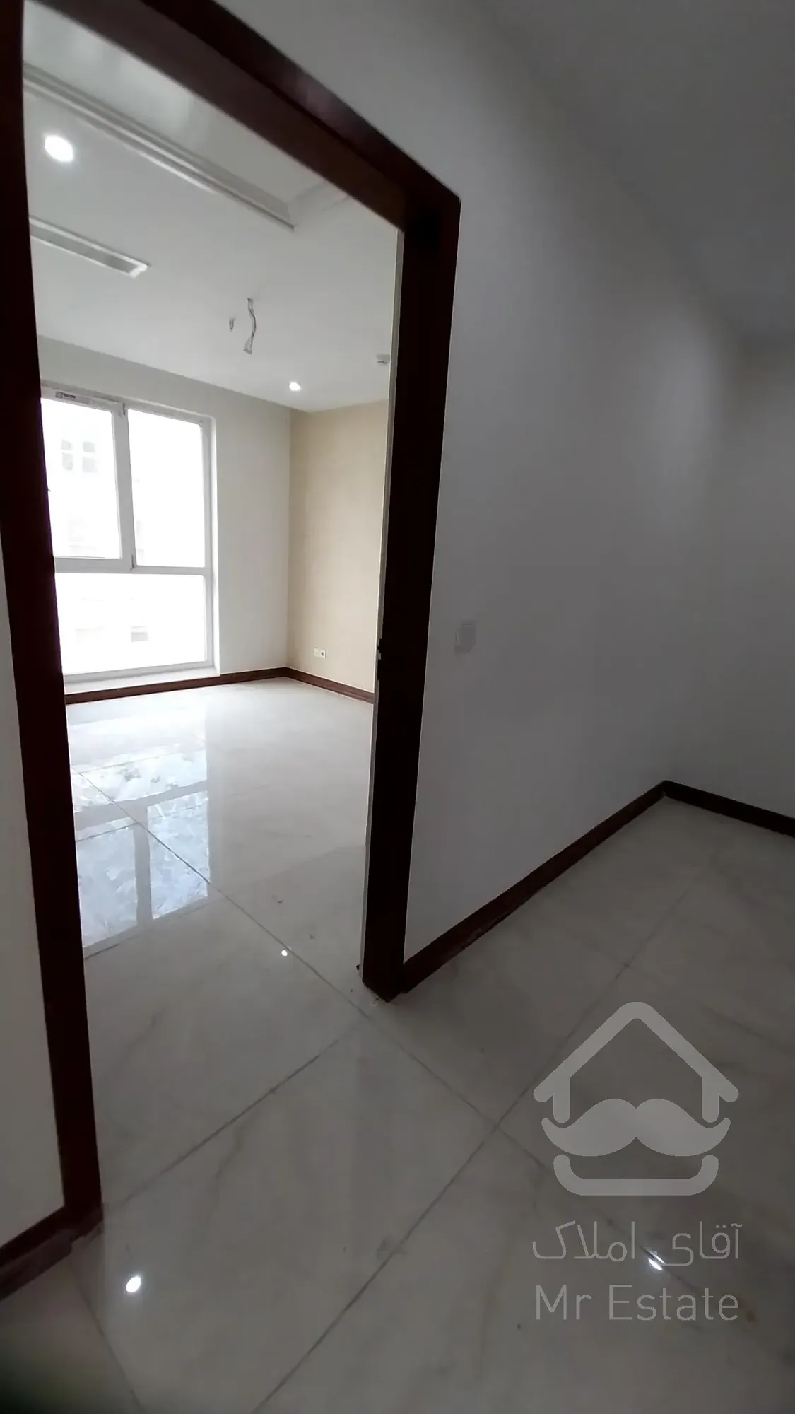 فروش آپارتمان 179 متری 3 خواب شیک در برج رونیکاپالاس هروی