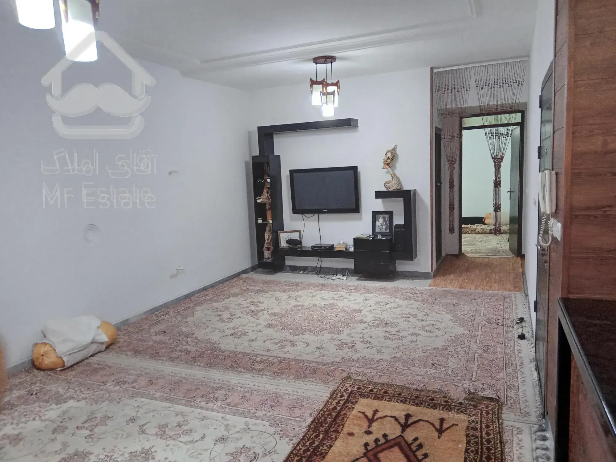 فروش  منزل مسکونی دو طبقه همراه با مغازه