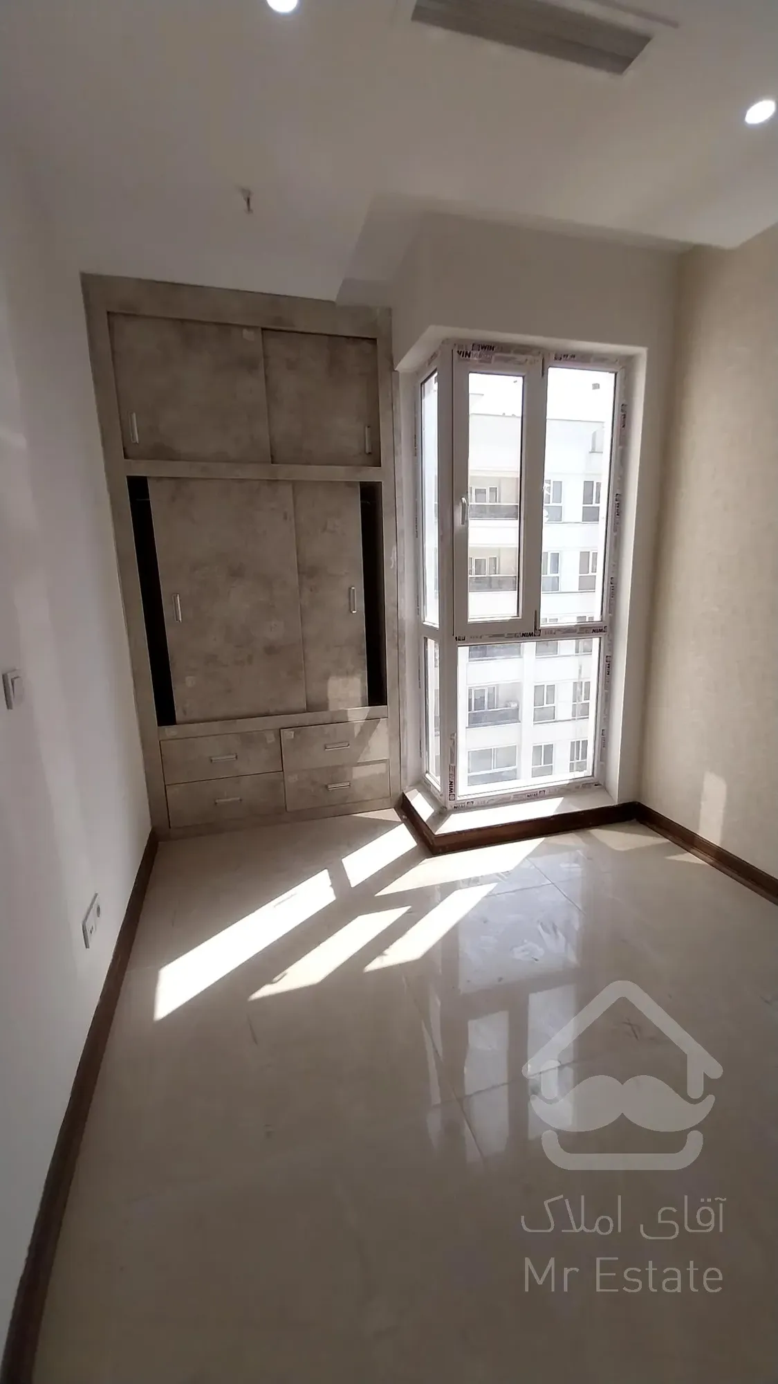 روش 197متری سه خواب هروی فول امکانات