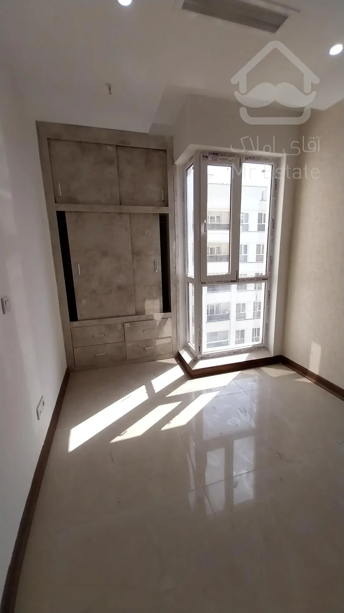 فروش واحد196متری سه خواب هروی