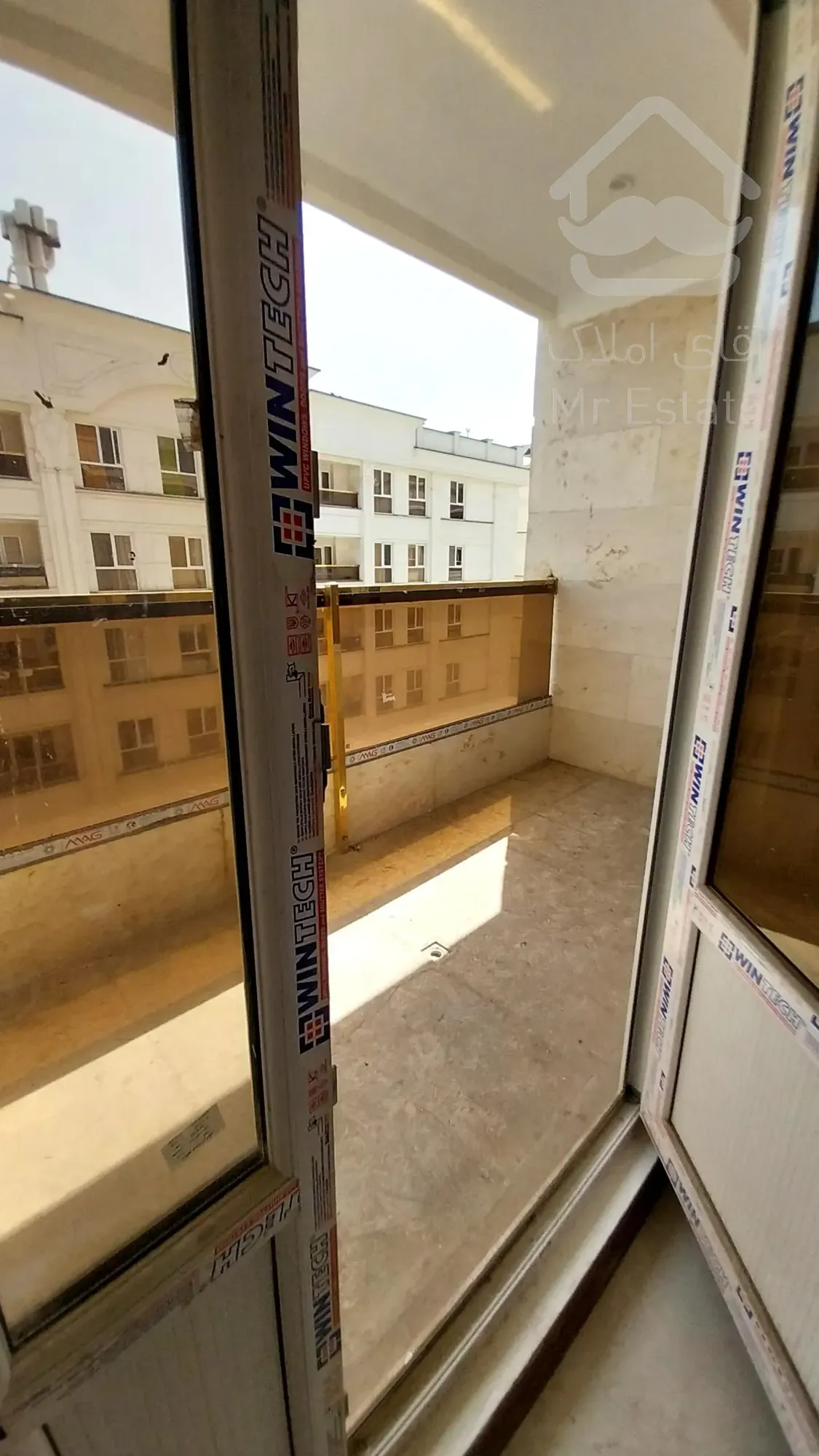 روش 197متری سه خواب هروی فول امکانات