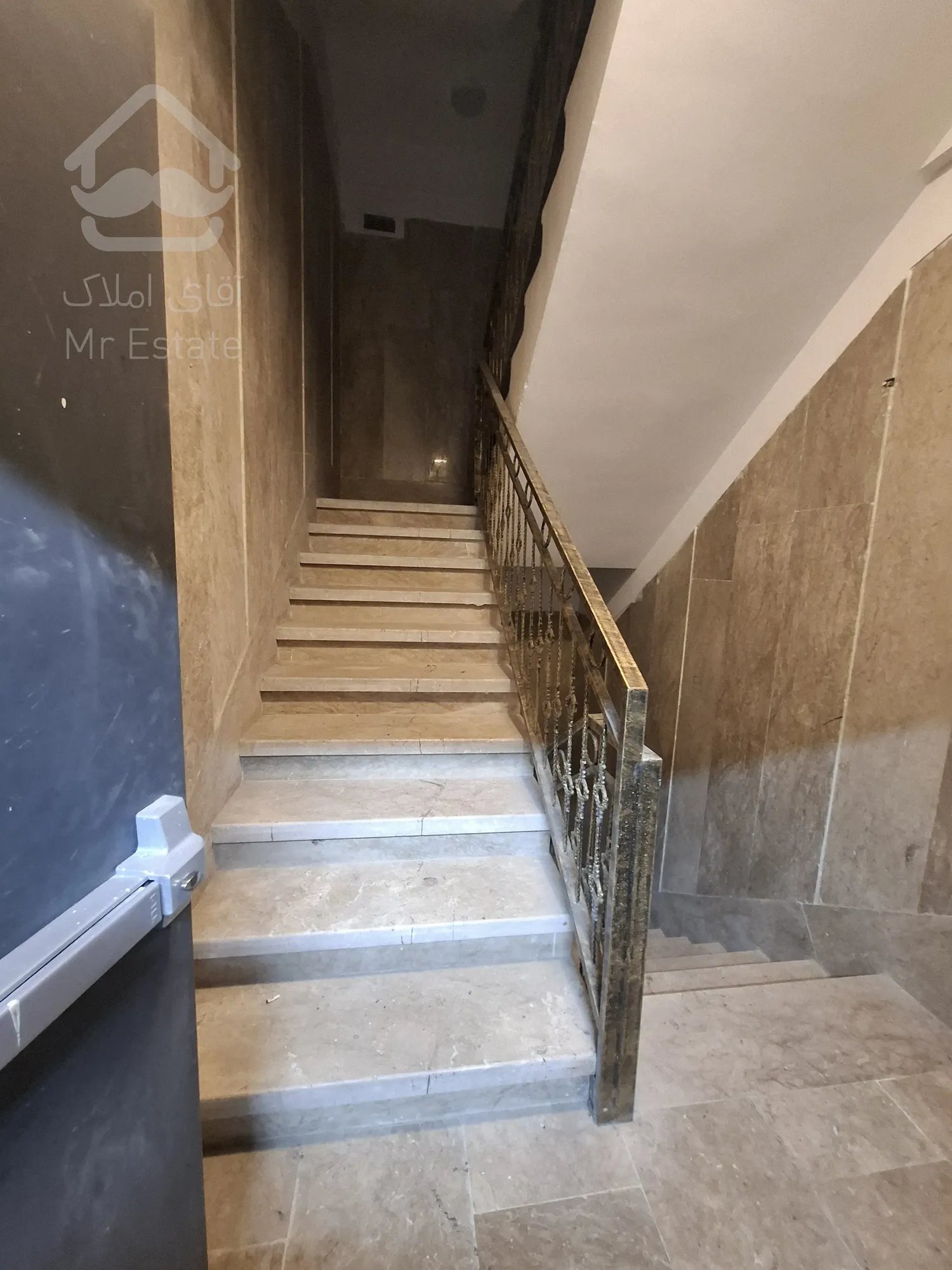 فروش واحد اداری 82متری/ اکوسیستم حرفه ای برای کسب وکارهای پیشرو