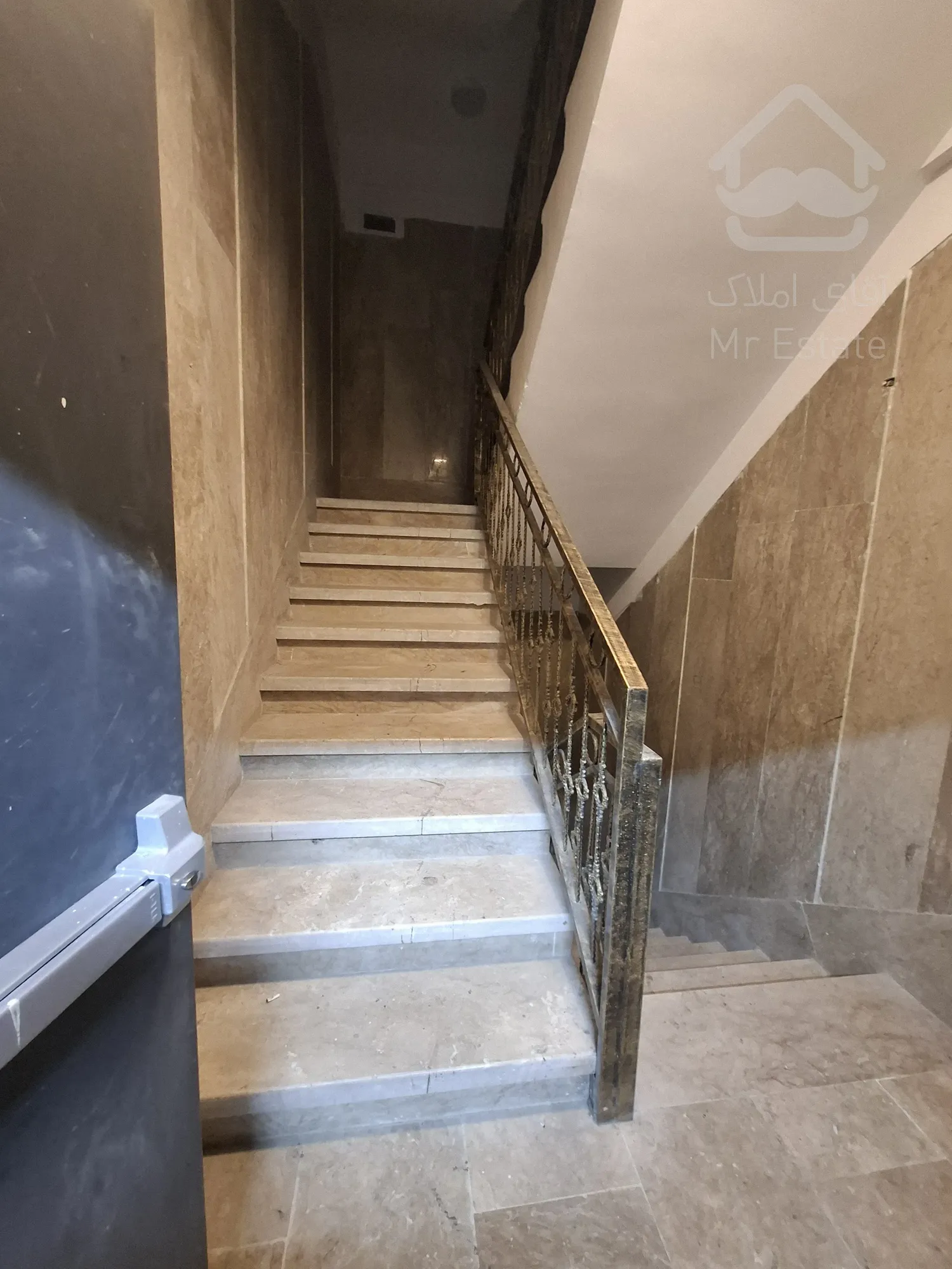 فروش واحد 84متری اداری/ فضای نوین برای کسب وکار شما/ متراژ متنوع/ پونک