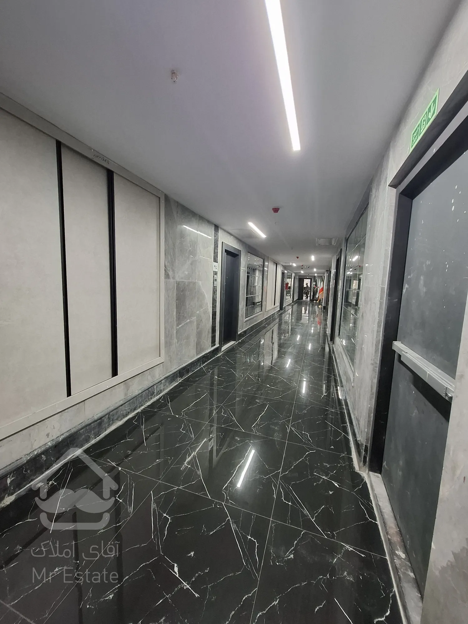 فروش واحد اداری 69متر/ تنها پارک اداری شهر تهران/ فلت