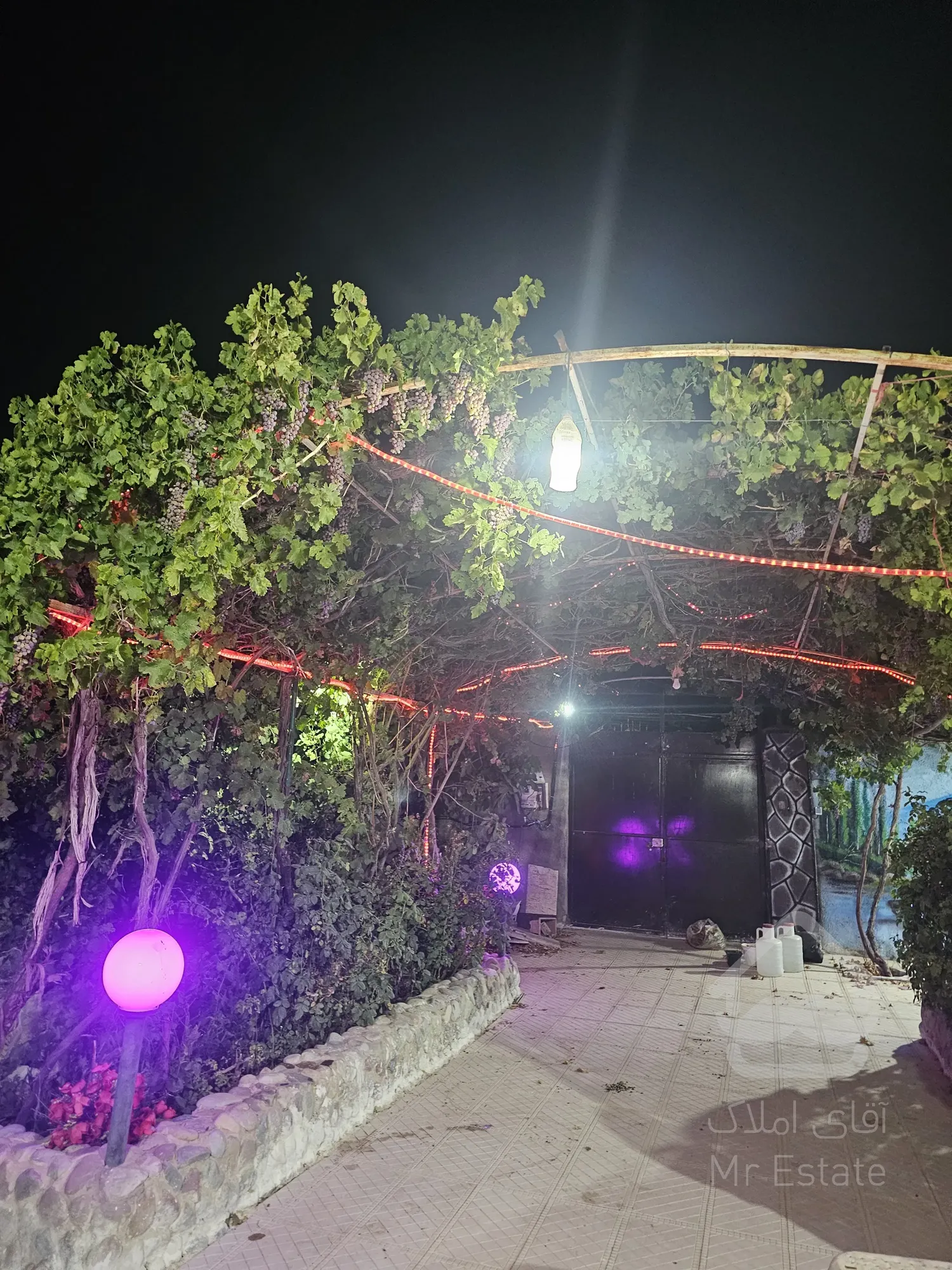 ویلا باغ استخردار