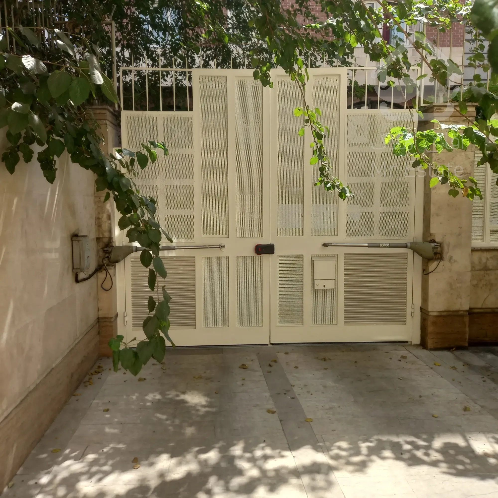 فروش مستغلات 560 متری دروس