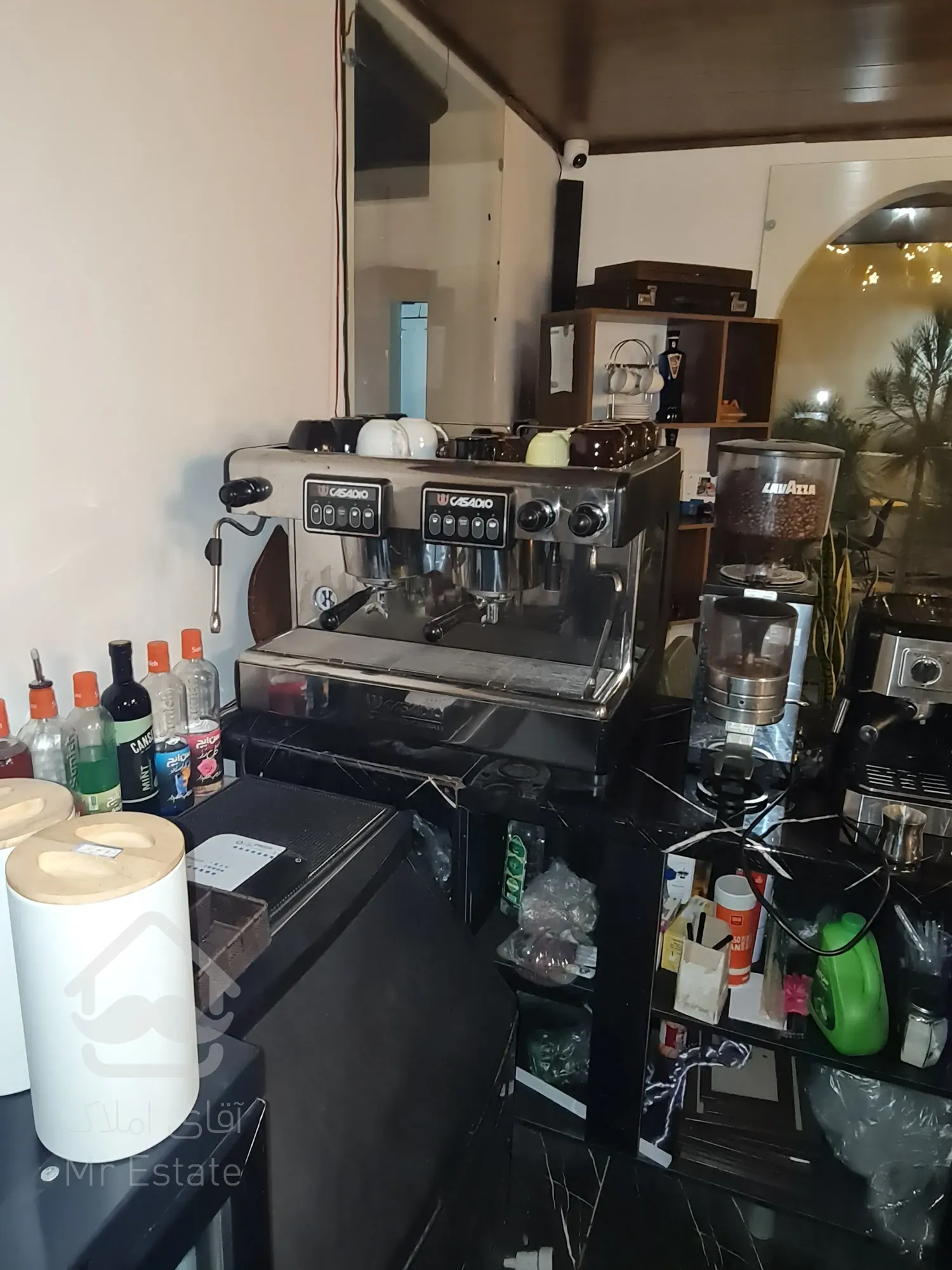 فروش کافه رستوران و خانه ویلایی (کلبه سویئسی)