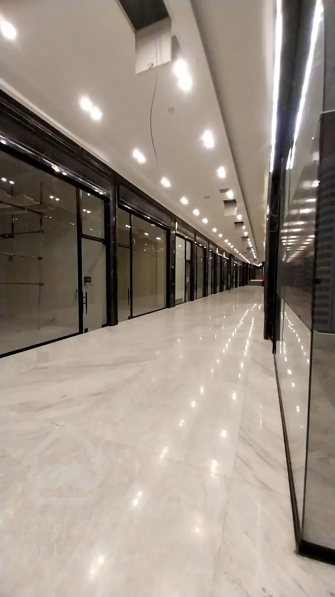 پیش فروش مغازه 43 متری با شرایط اقساطی در پونک