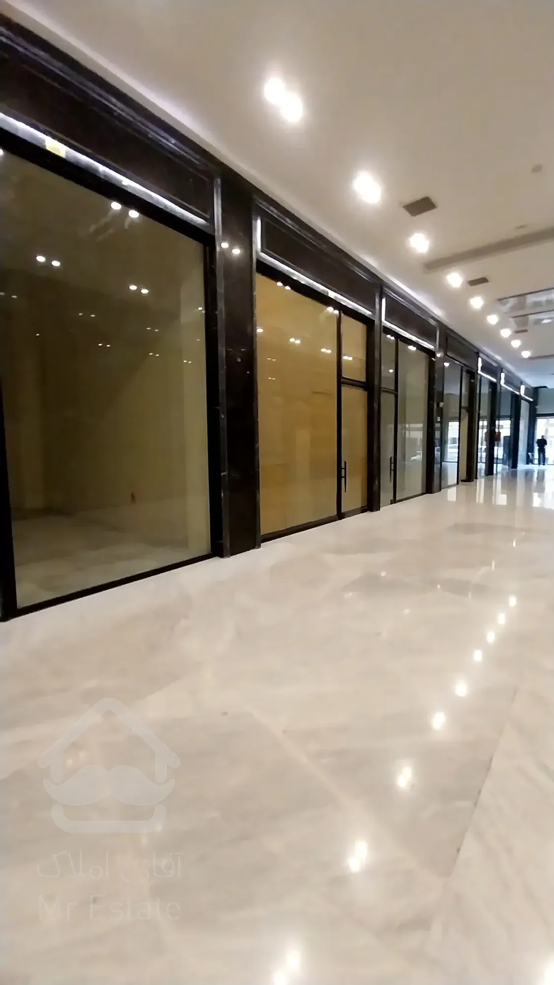 پیش فروش مغازه 43 متری با شرایط اقساطی در پونک