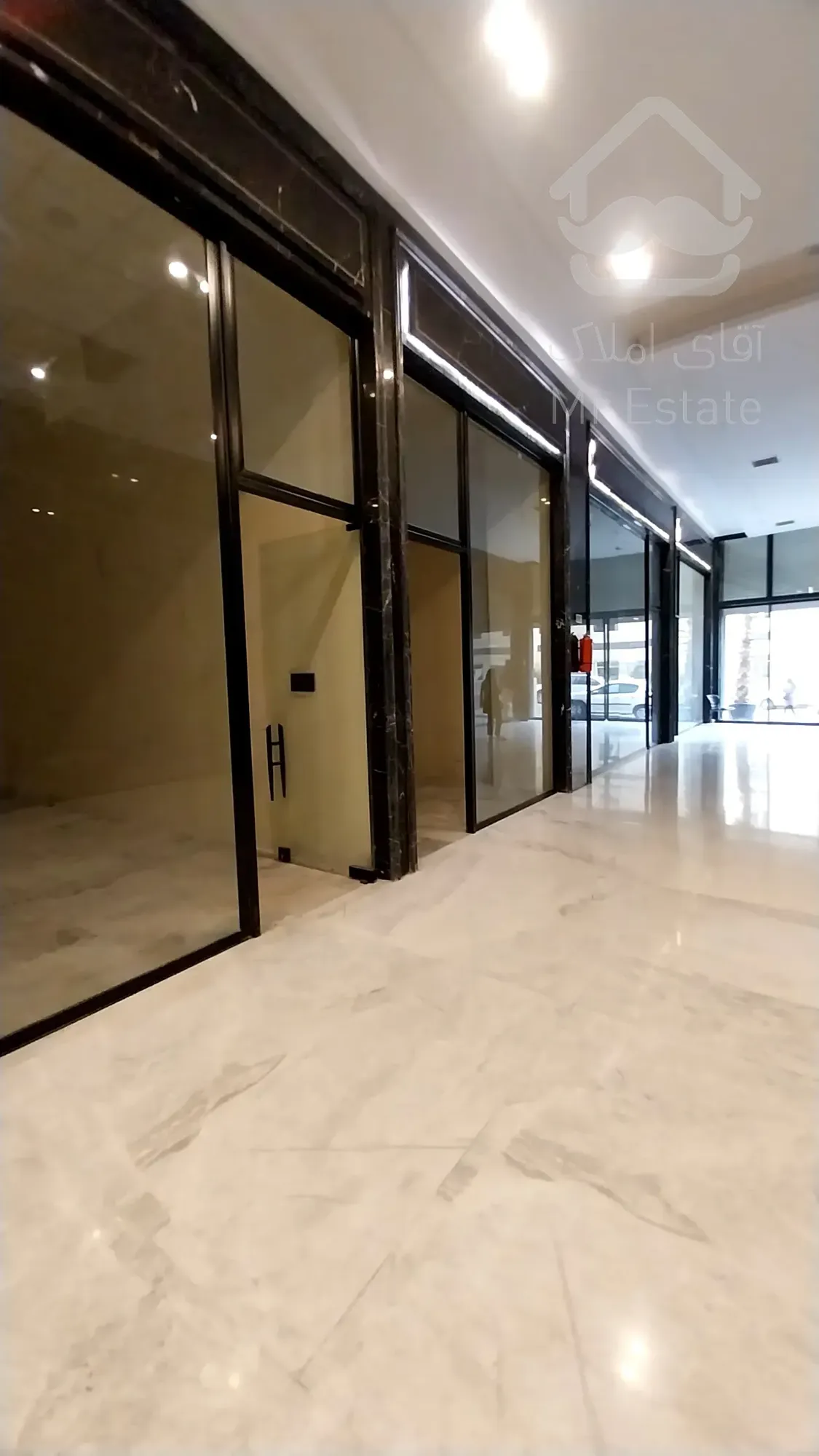 پیش فروش واحد تجاری 19 متری در رونیکاپالاس پونک