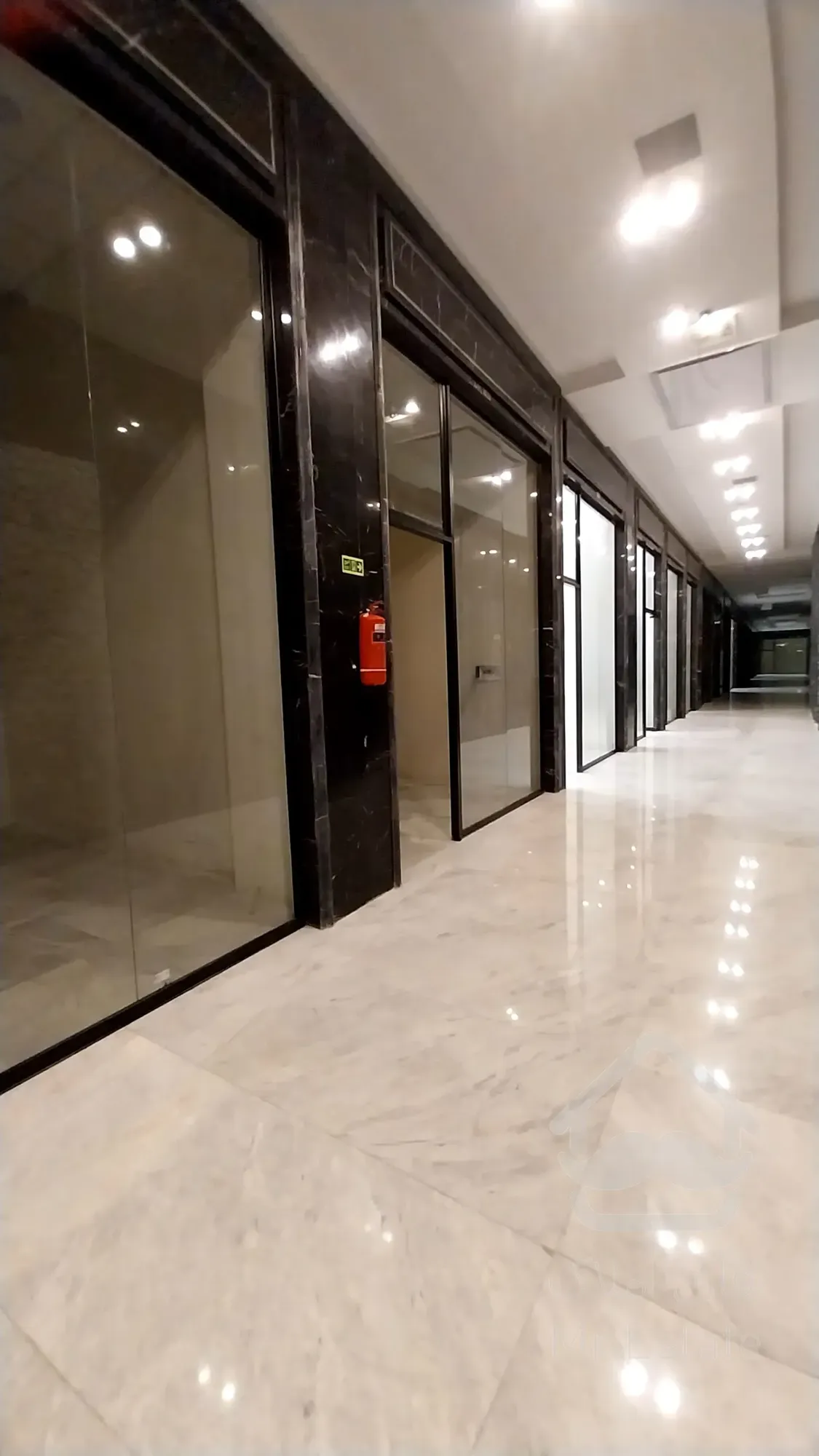 پیش فروش واحد تجاری 22 متری در میرزابابایی