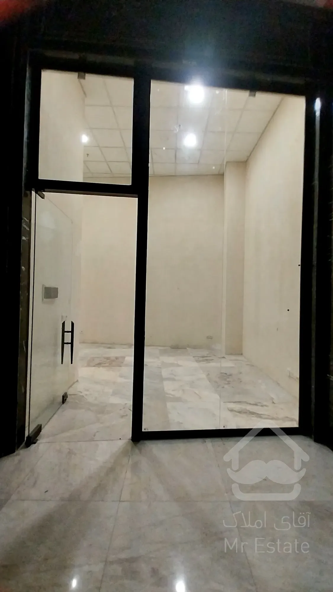 رهن واجاره مغازه 25 متری رونیکامال هروی