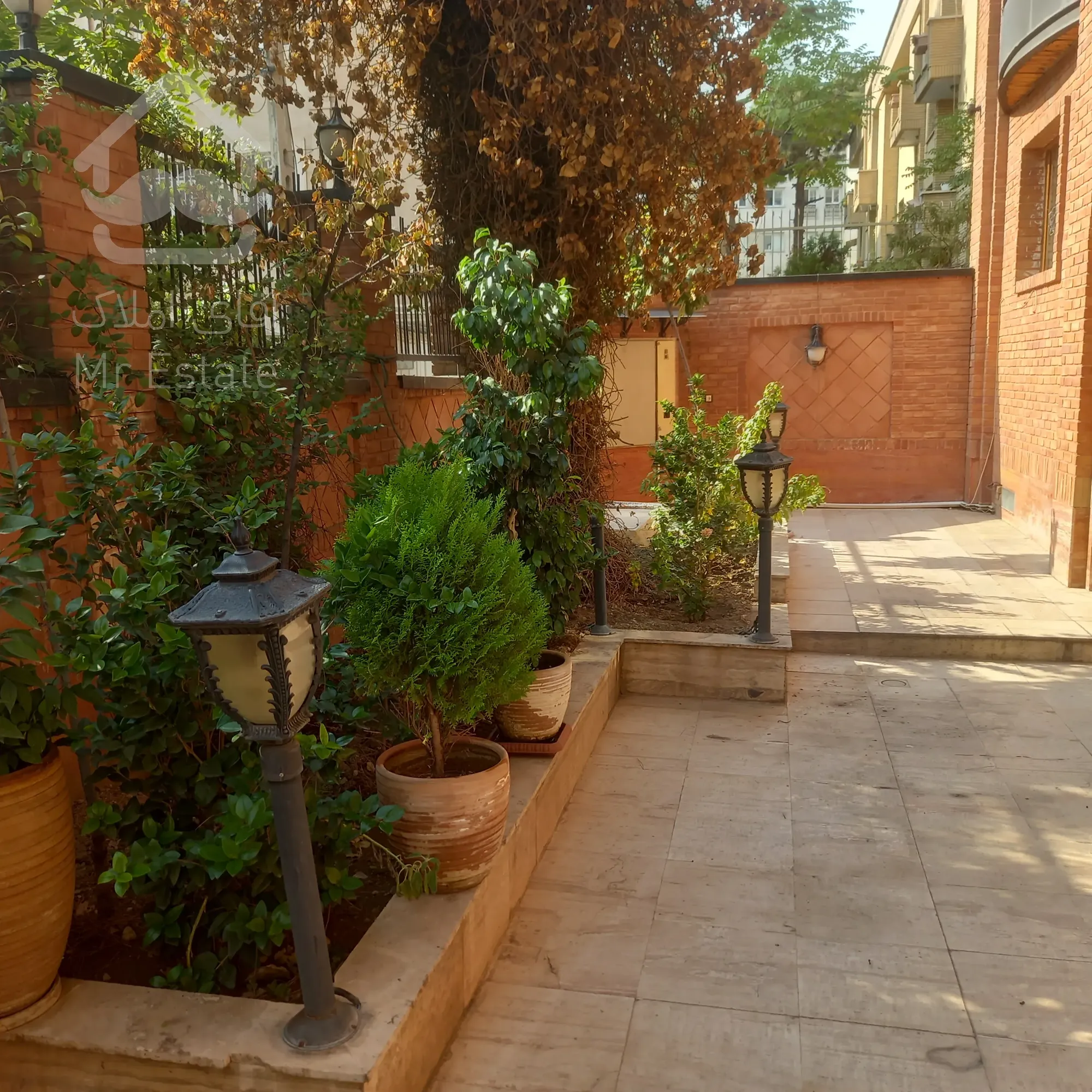 163 متر اختیاریه