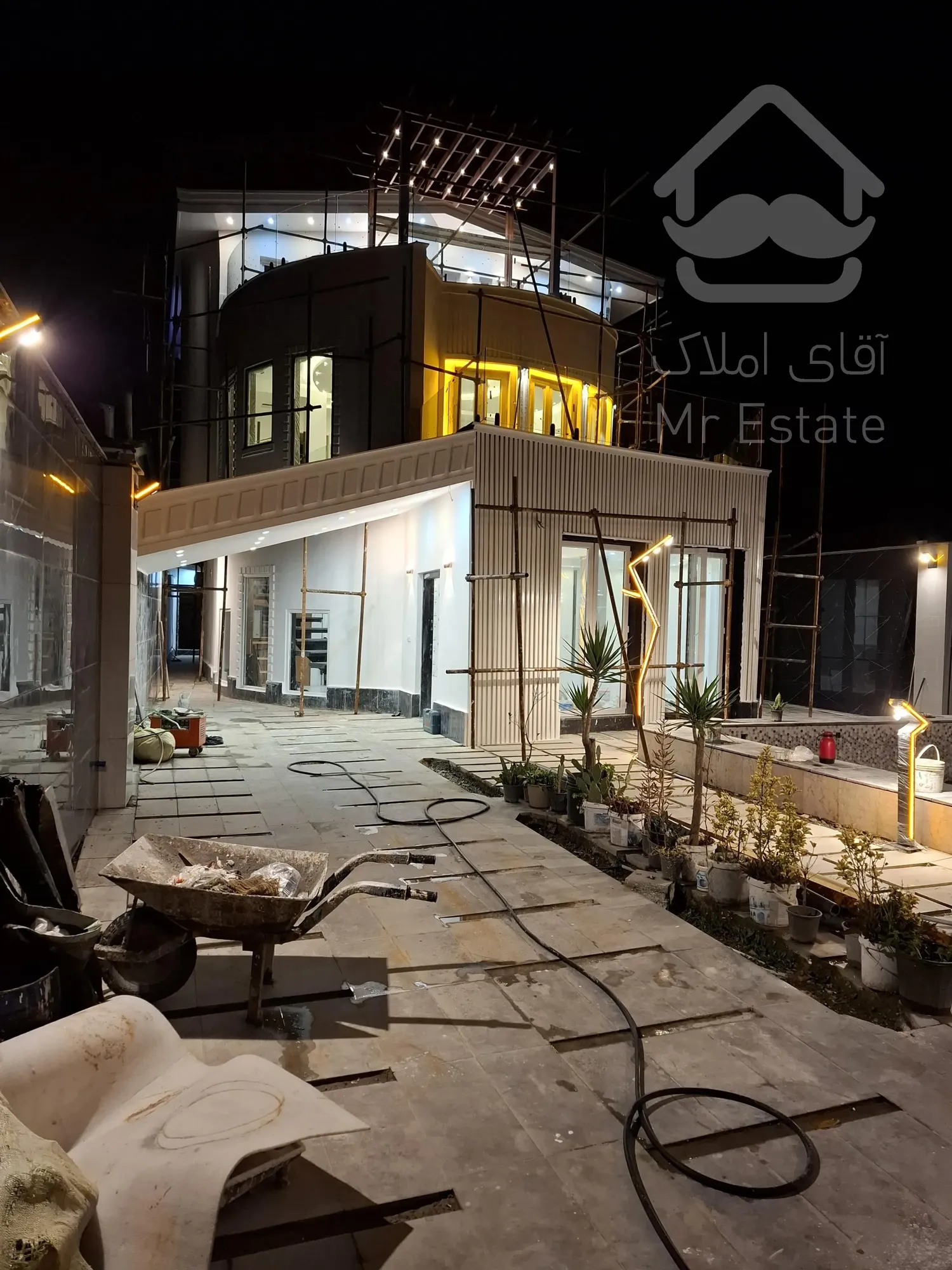 ویلای مدرن لوکس تریبلکس