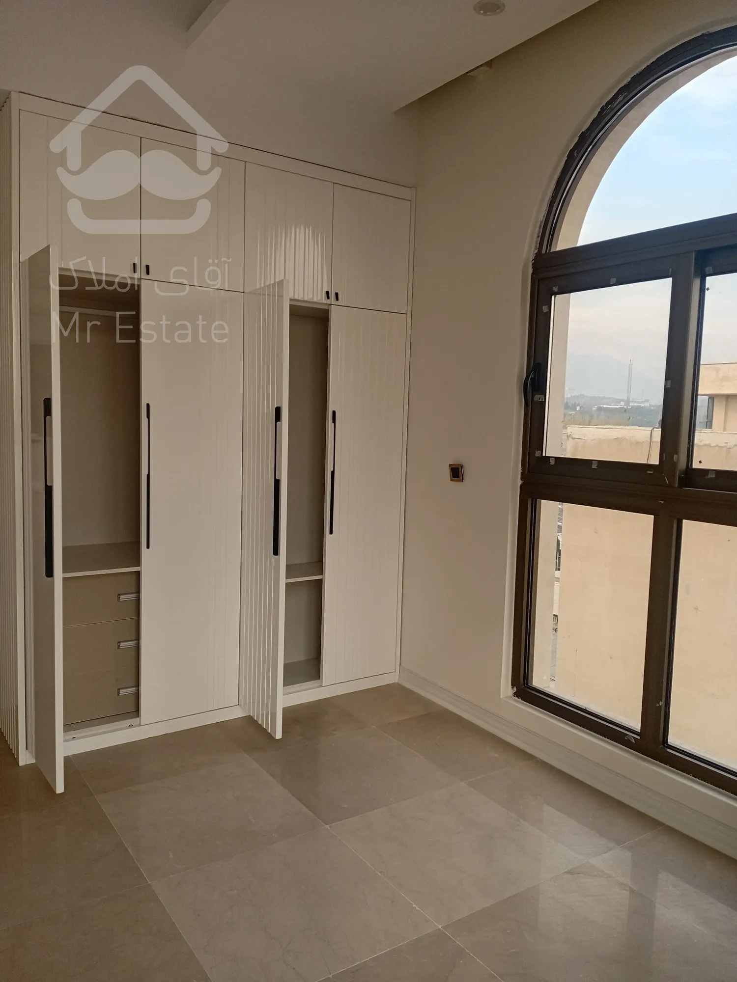 فروش واحد مسکونی 110 متری رونیکاپالاس سئول