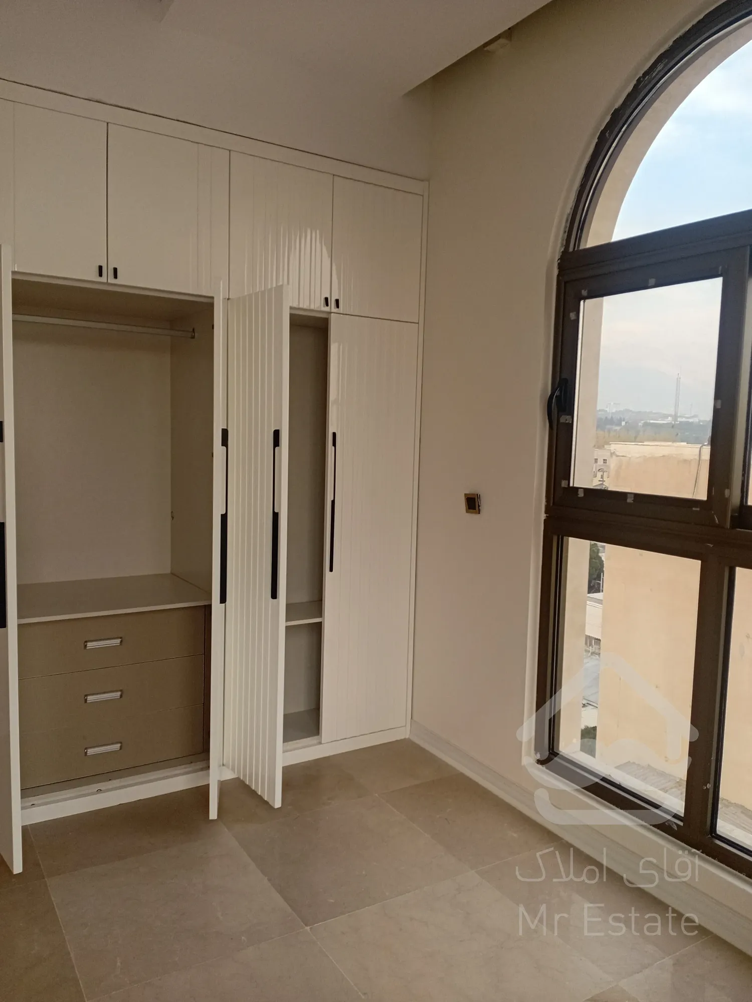 فروش کل واحدهای مسکونی و تجاری رونیکاپالاس سئول