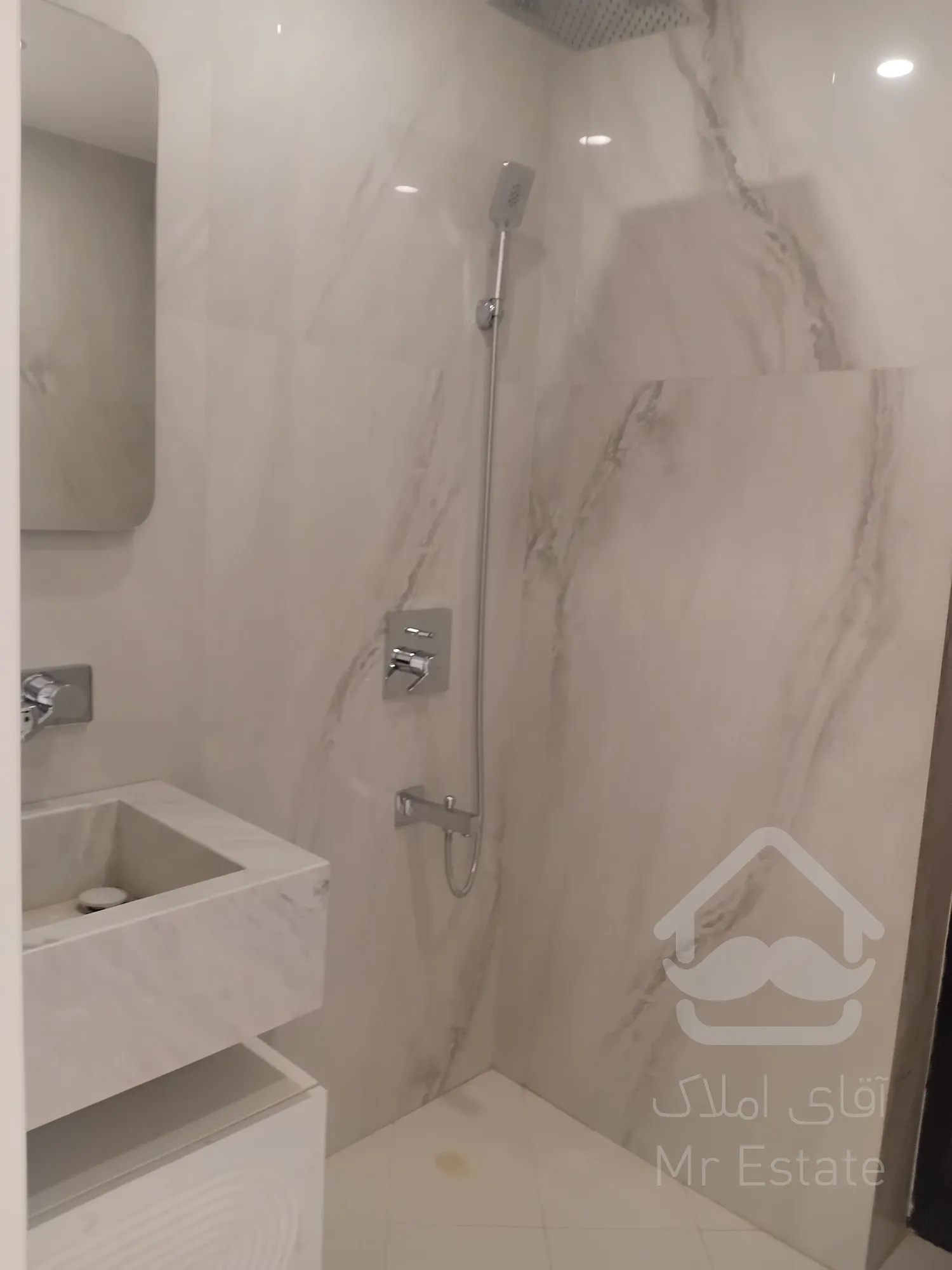 فروش واحد مسکونی 110 متری رونیکاپالاس ونک