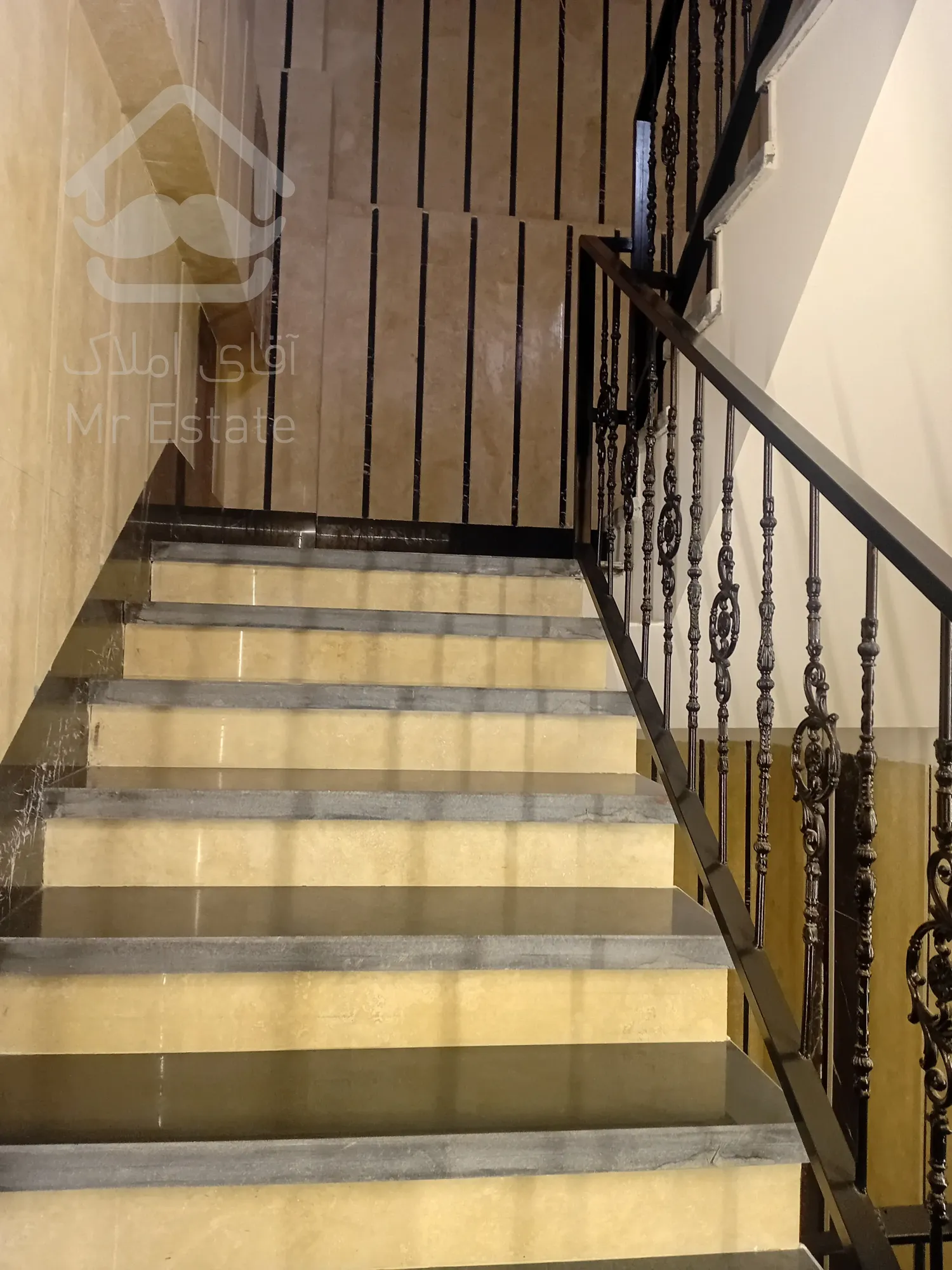 فروش واحد مسکونی 110 متری رونیکاپالاس ونک