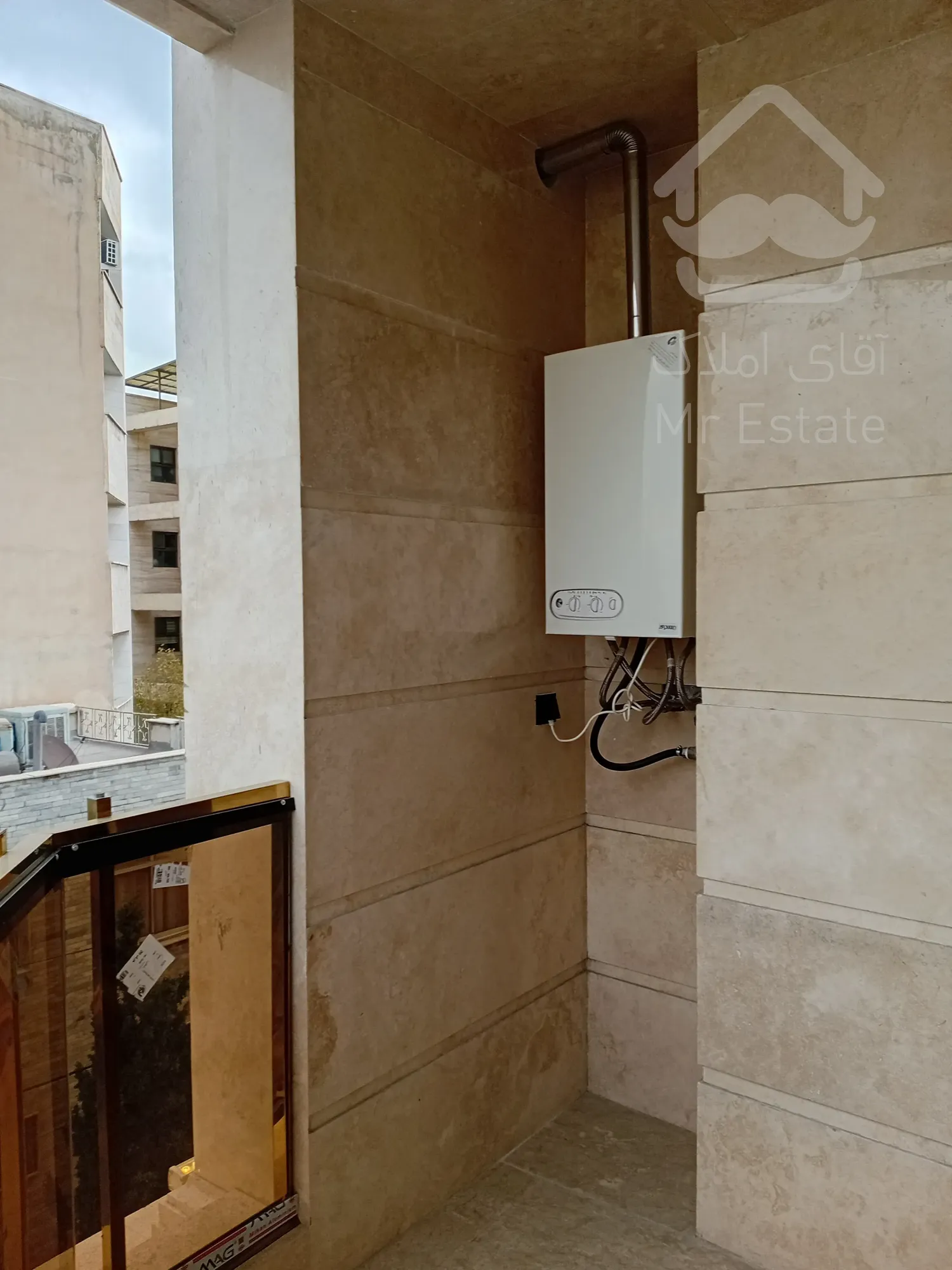 فروش یکجا آپارتمان ها و واحدهای تجاری در آرارات