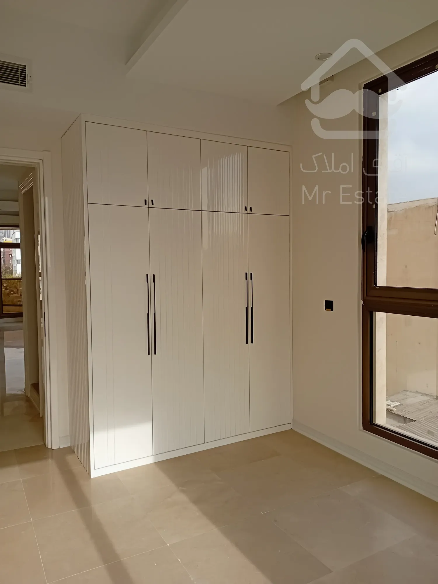 فروش یکجا 5 طبقه به همراه دو باب مغازه در رونیکا پالاس سئول