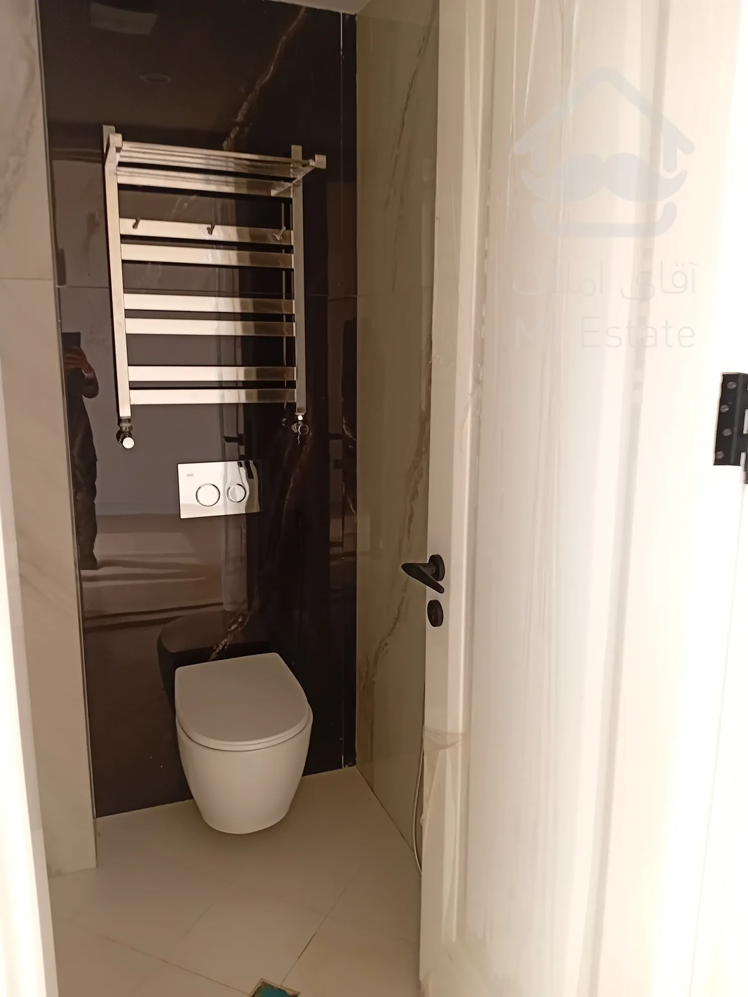 فروش یکجا 5 طبقه به همراه دو باب مغازه در رونیکا پالاس سئول