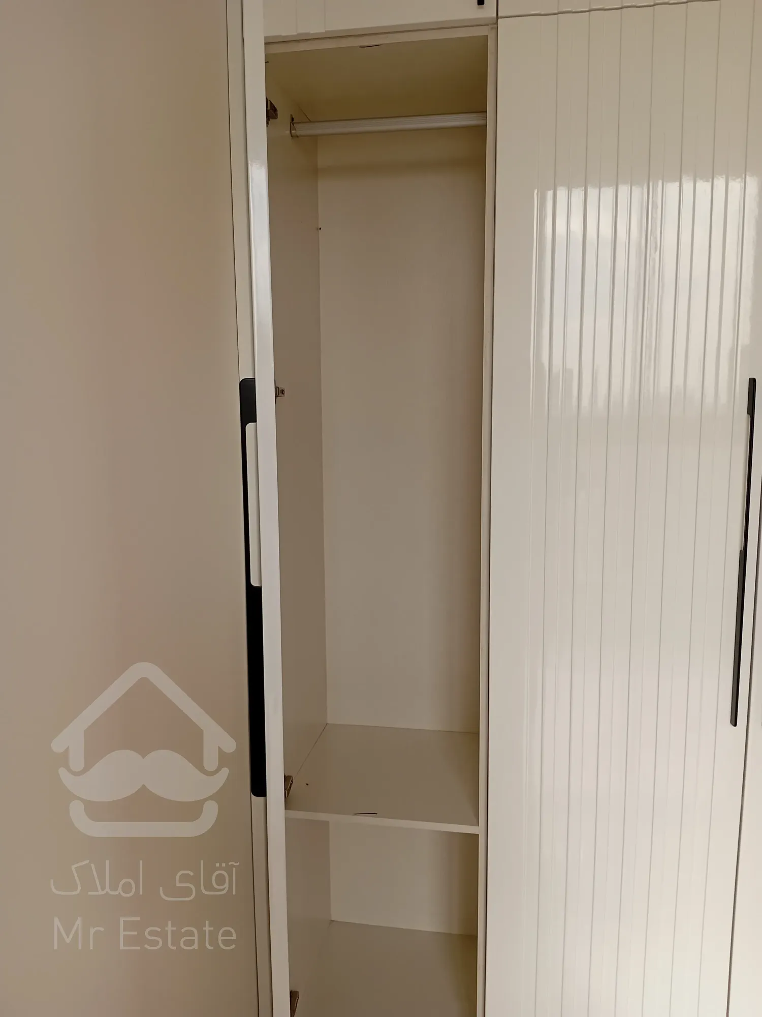 فروش یکجا 5 طبقه به همراه دو باب مغازه در رونیکا پالاس سئول