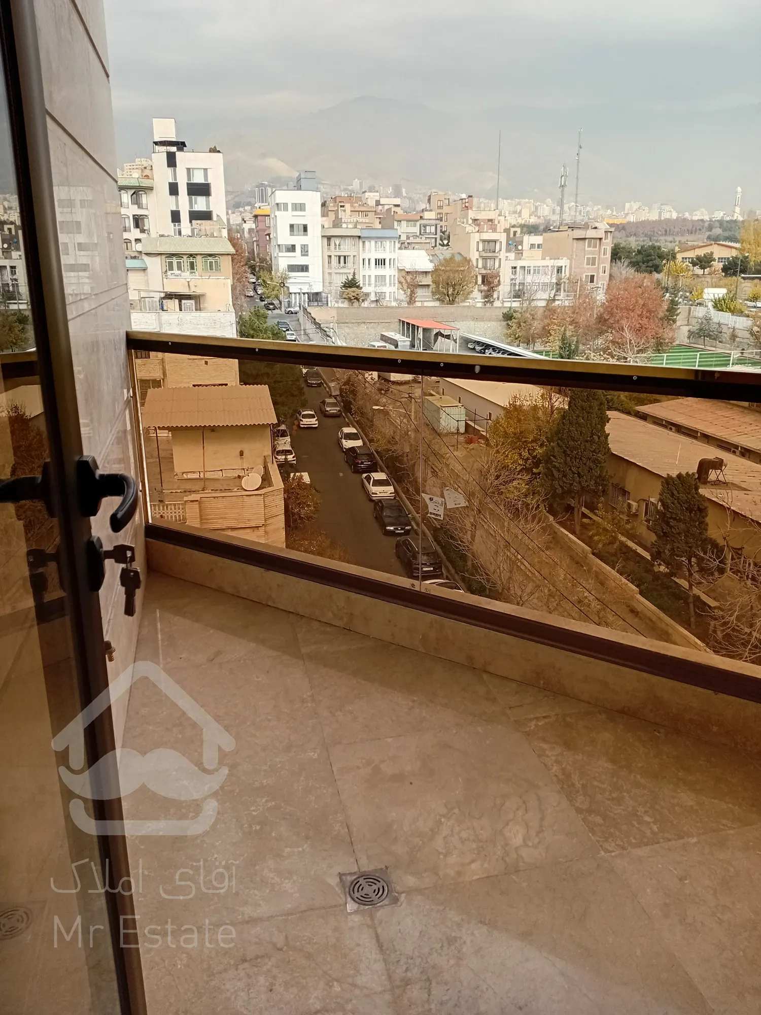 فروش یکجا 5 طبقه به همراه دو باب مغازه در رونیکا پالاس سئول