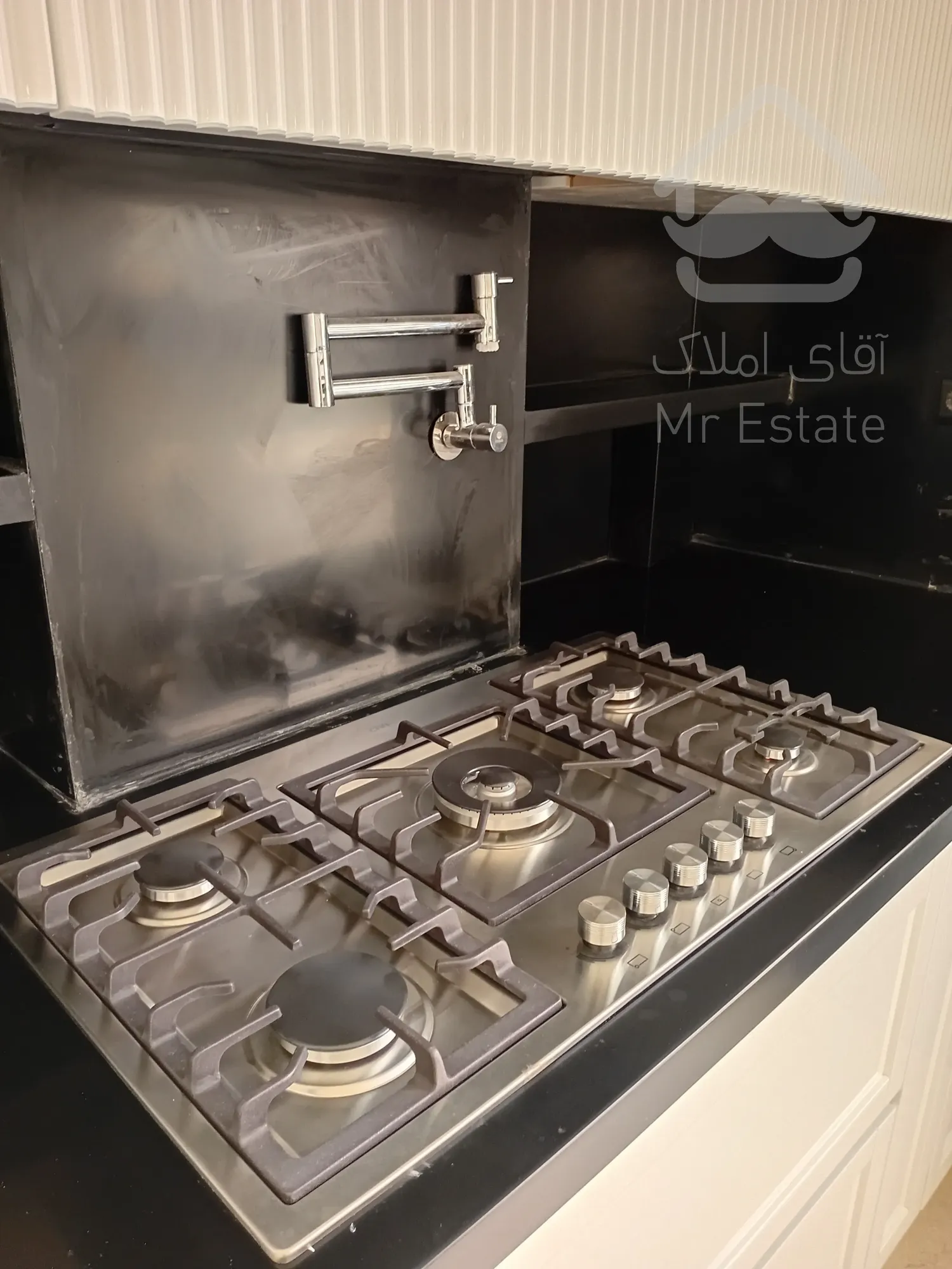 فروش یکجا 5 طبقه به همراه دو باب مغازه در رونیکا پالاس سئول