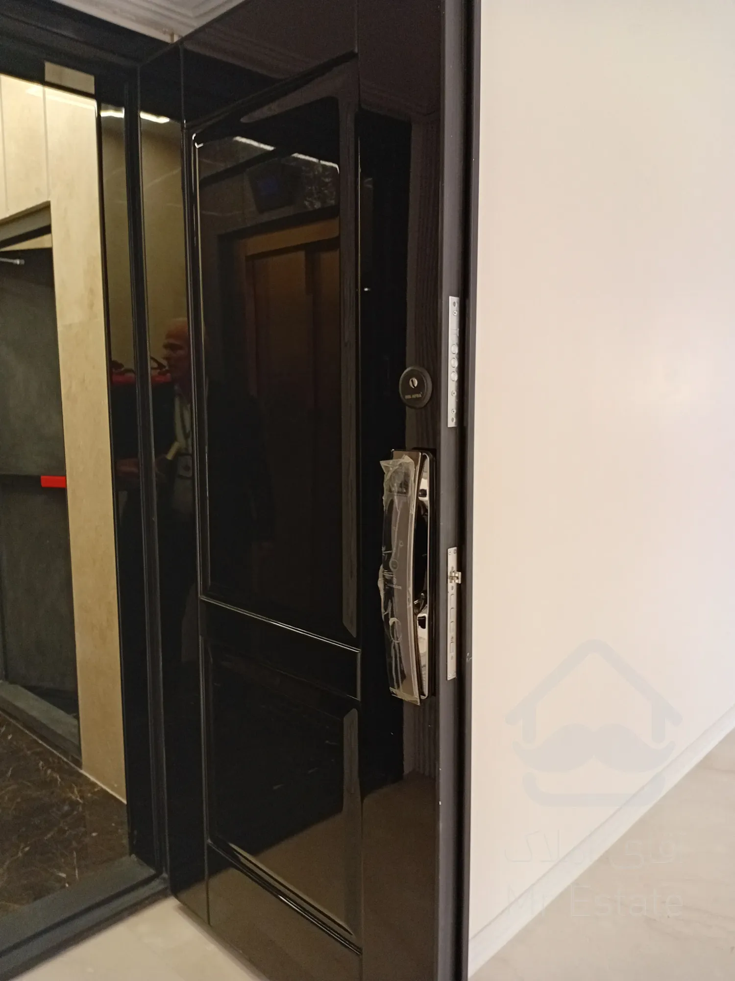 فول هتلینگ ویو دار با شرایط پرداخت بی تکرار رونیکا پالاس لاله