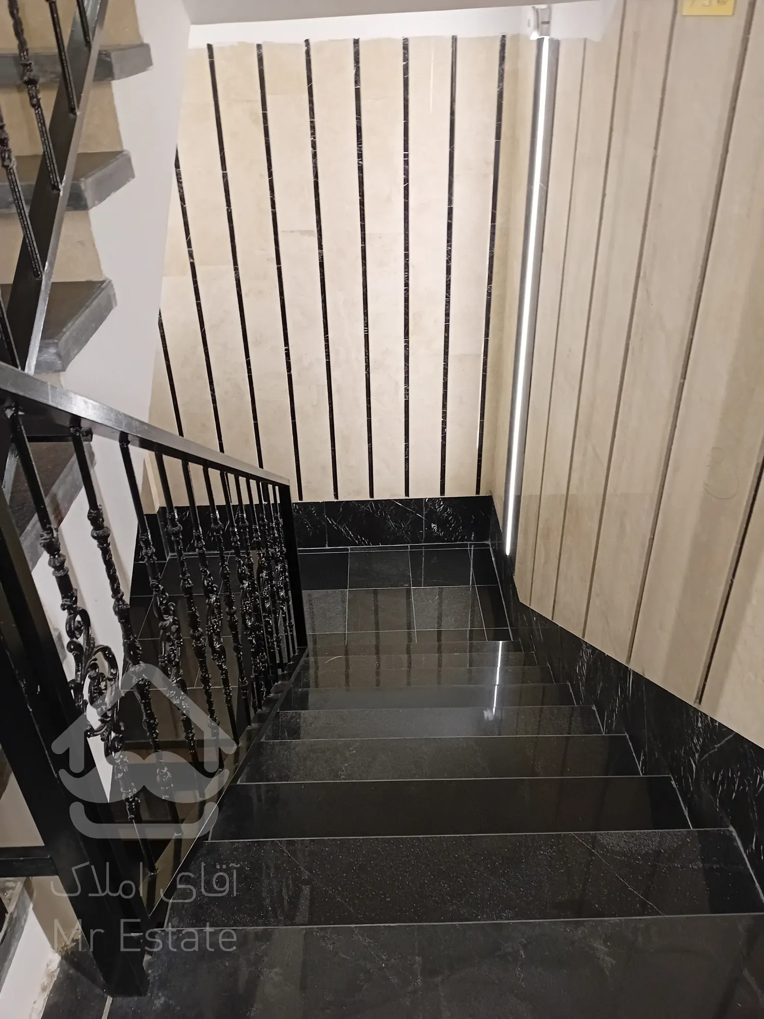 فروش یکجا 5 واحد مسکونی و 2 واحد تجاری در سئول