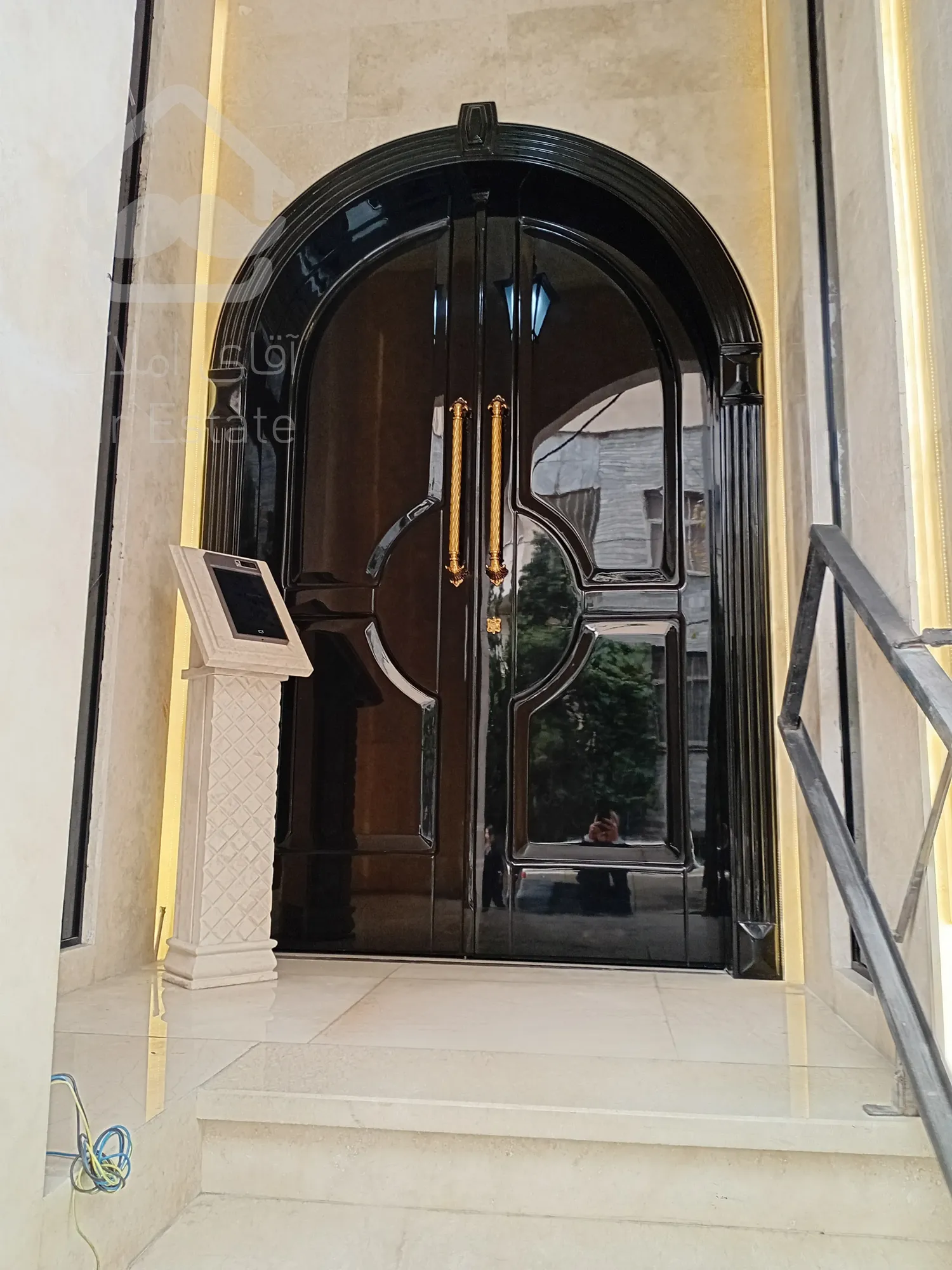 فروش یکجا آپارتمان ها و واحدهای تجاری در آرارات