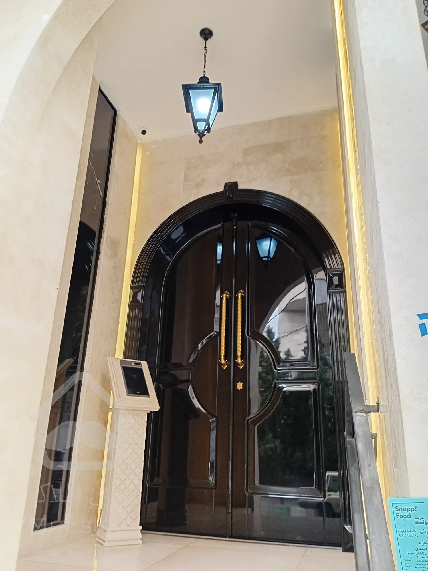 فروش یکجا 5 طبقه به همراه دو باب مغازه در رونیکا پالاس سئول