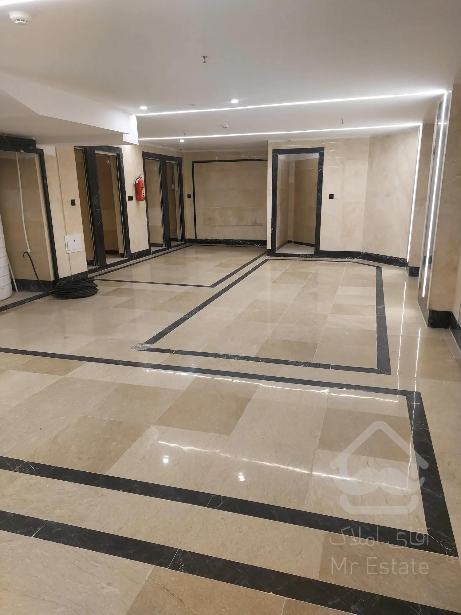 فروش ساختمان مدرن به صورت یکجا