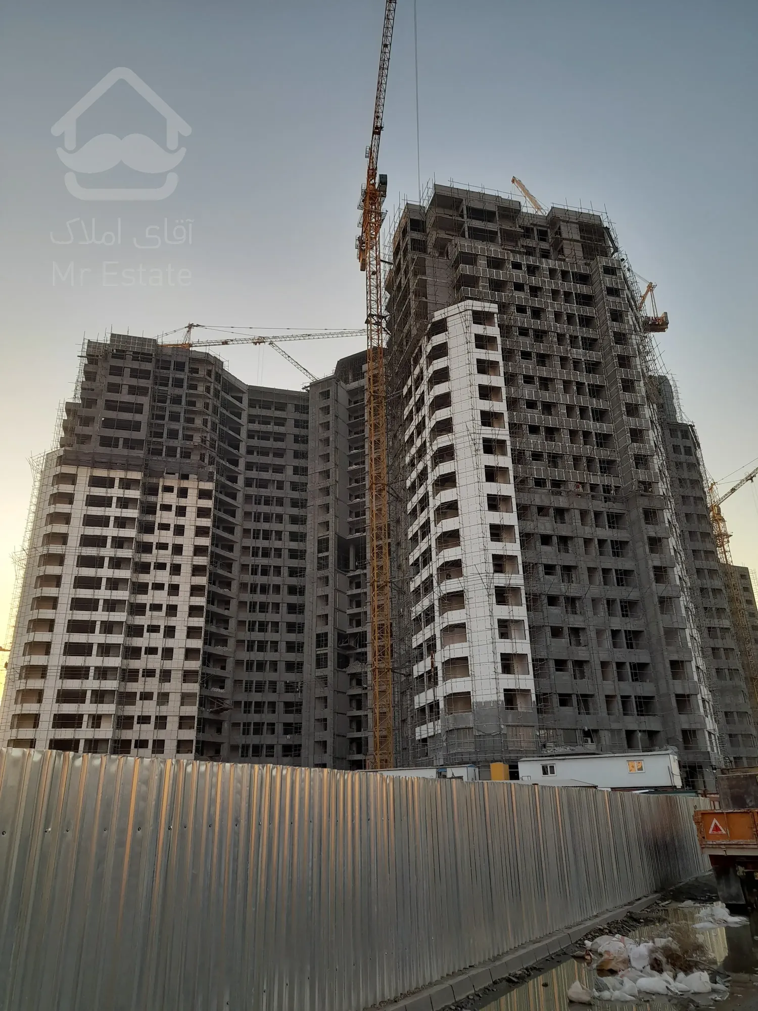 فروش واحد های لوکس در منطقه ۲۱ سند تک برگ سازنده حاج رحیم