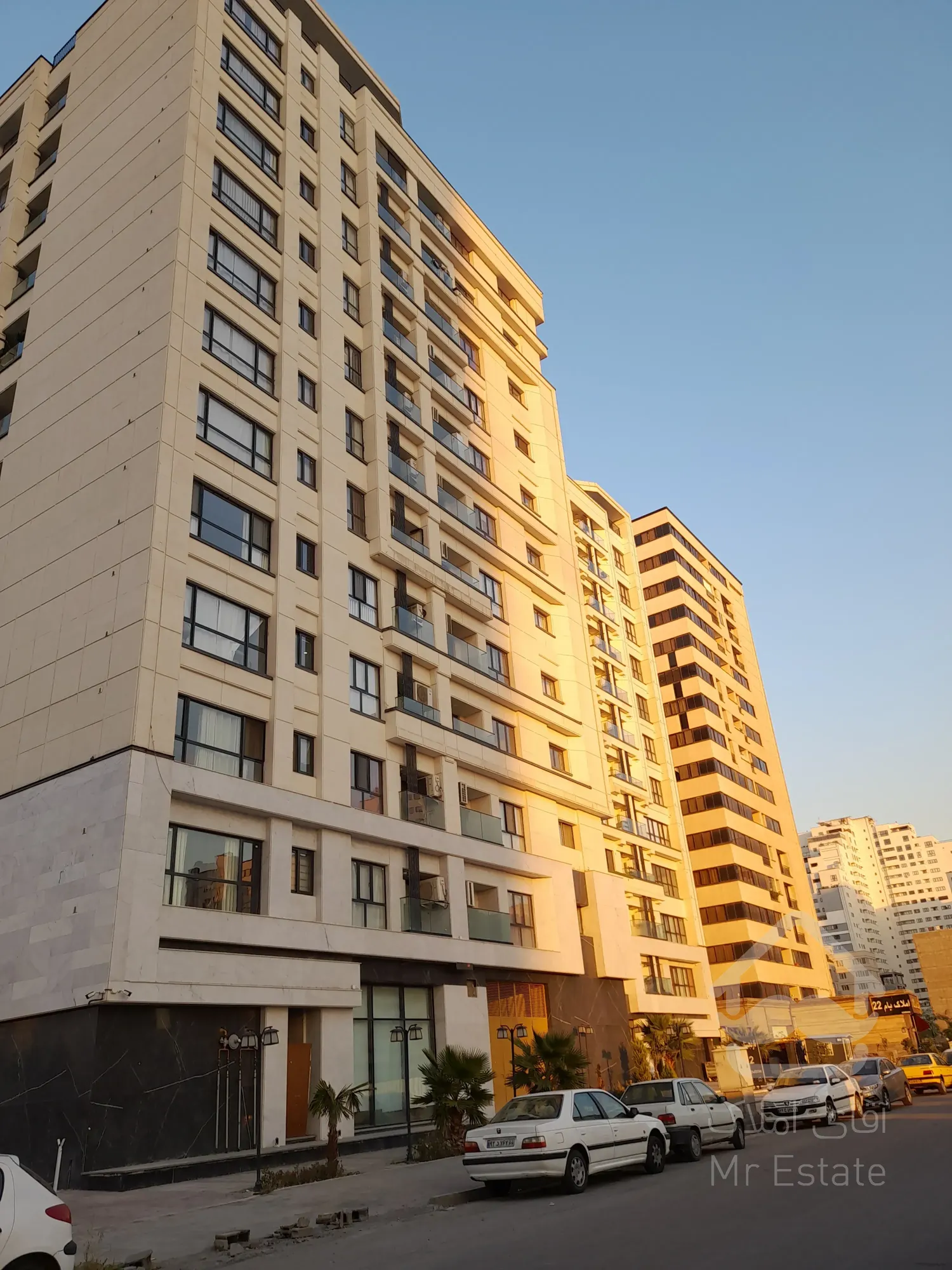 فروش آپارتمان در لاکچری در منطقه ۲۲