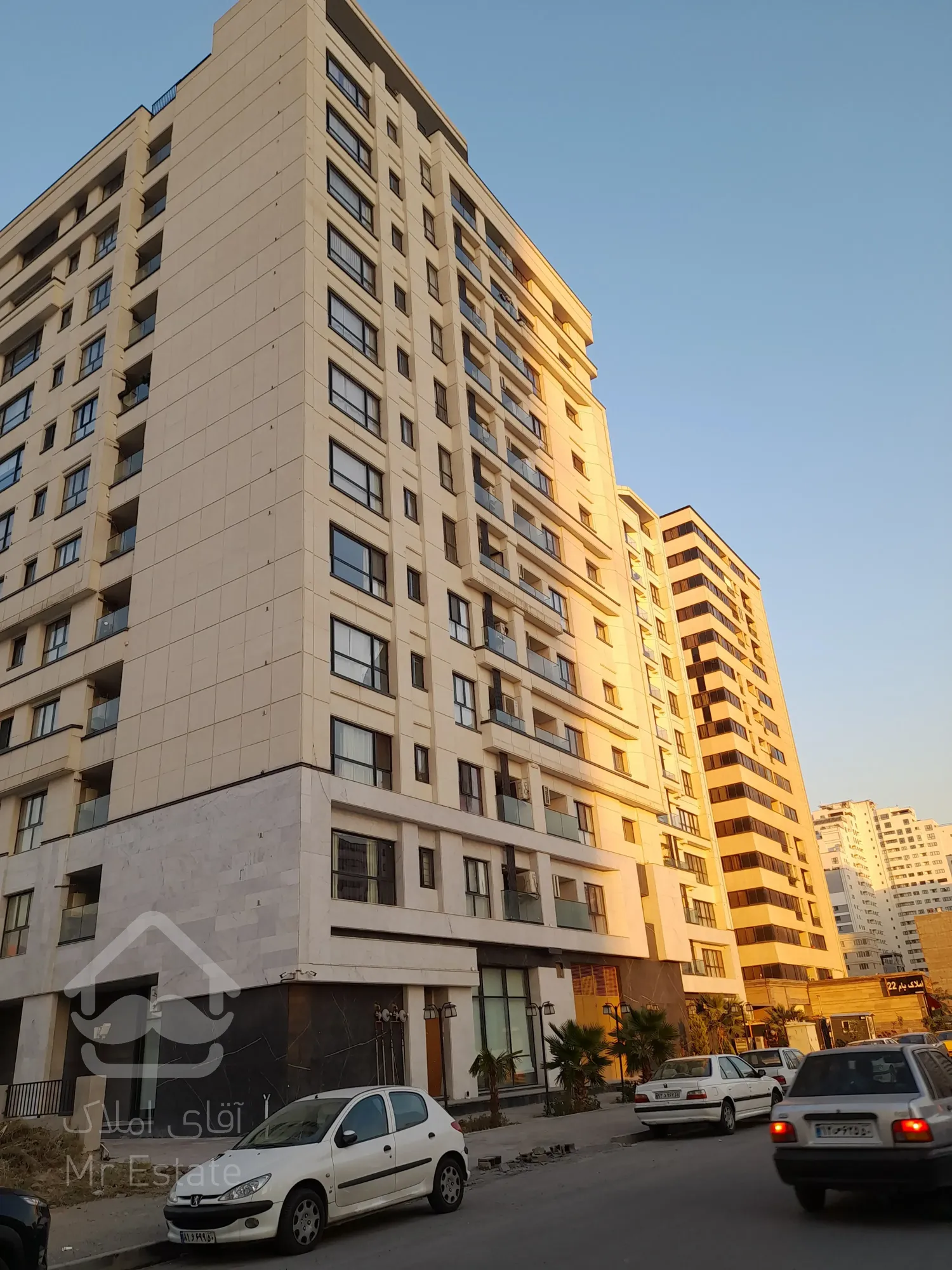 فروش آپارتمان در لاکچری در منطقه ۲۲