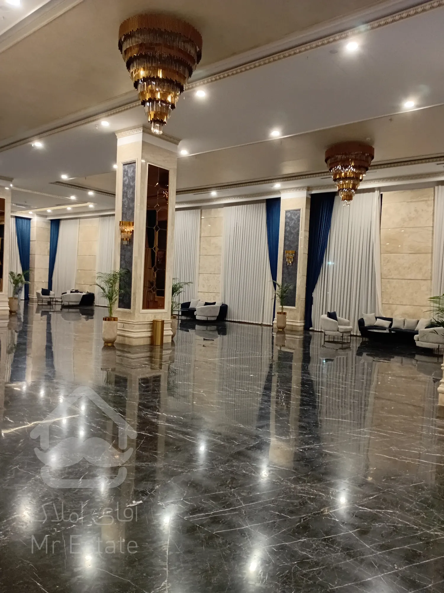 پیش فروش مغازه 44 متری با بهترین پاخور در تاپ لوکیشن منطقه میرزابابایی