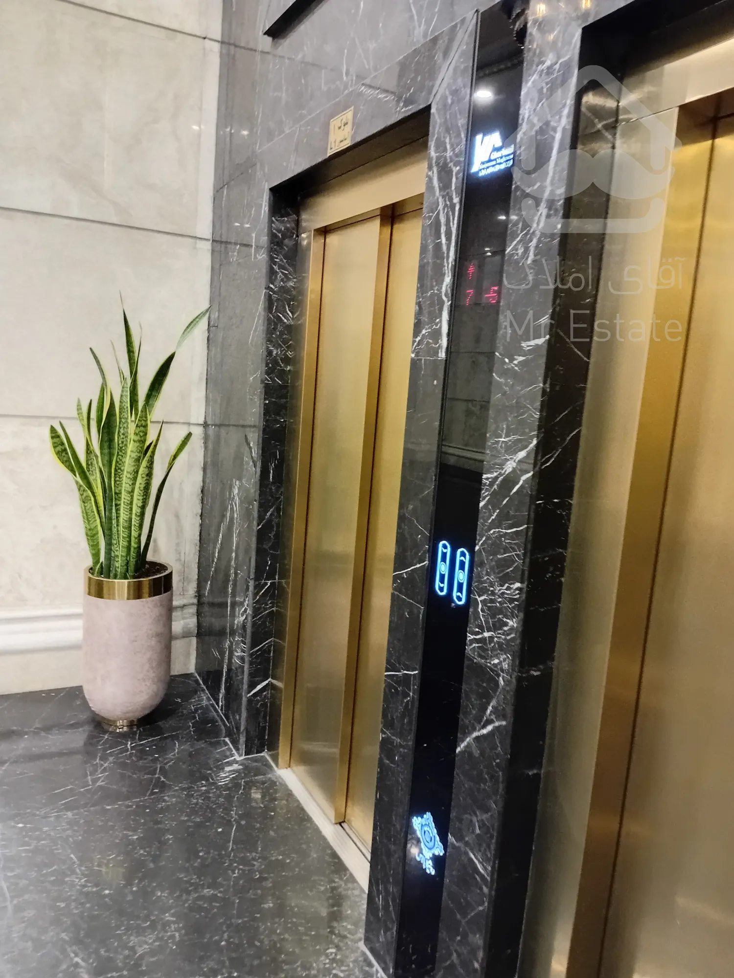 پیش فروش واحد تجاری 27 متری لوکس در رونیکامال ، امضایی مدرن در قلب پونک