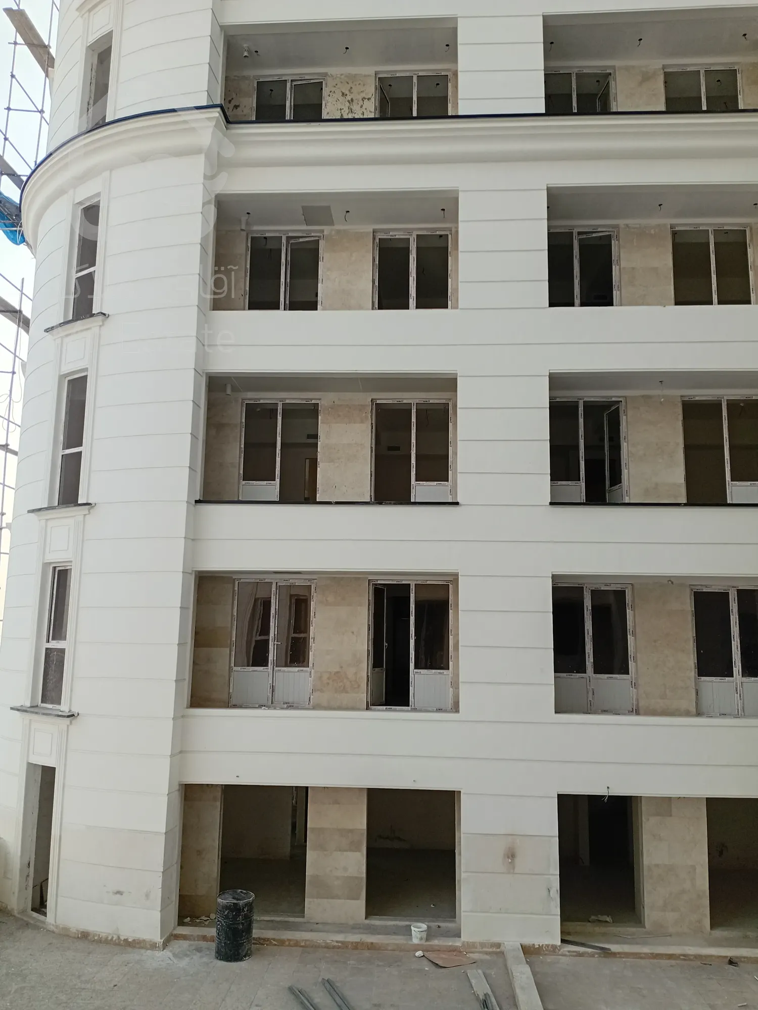 آپارتمان مسکونی با لابی مجلل در غرب تهران