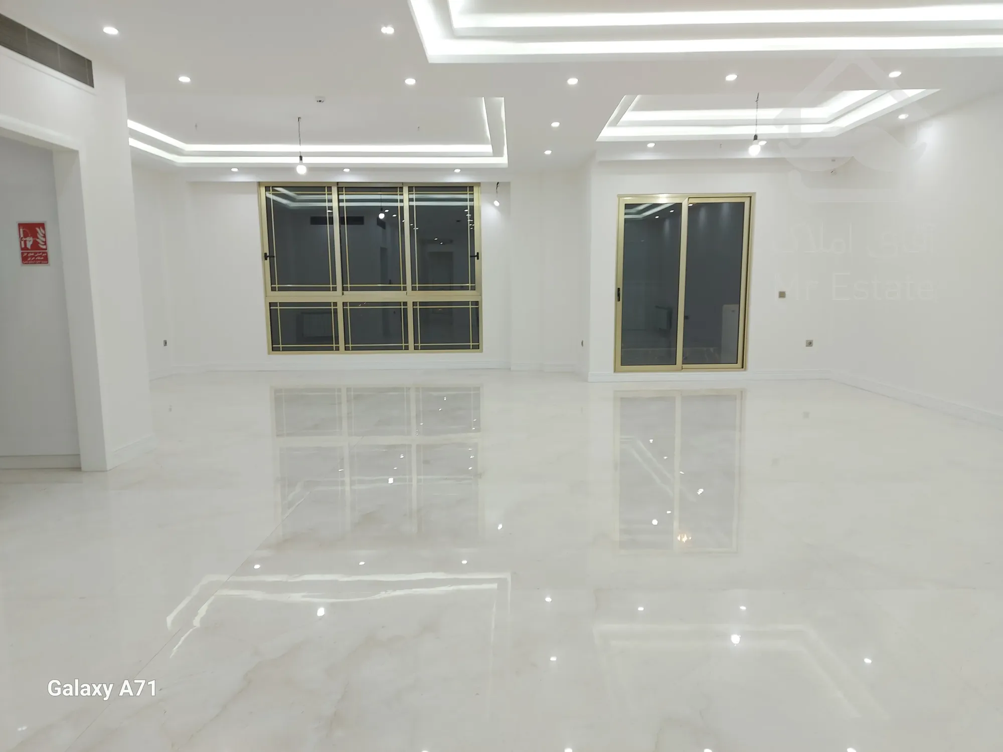 شریعتی پل رومی ۲۴۲متر ۳خواب نوساز لوکس لاگچری