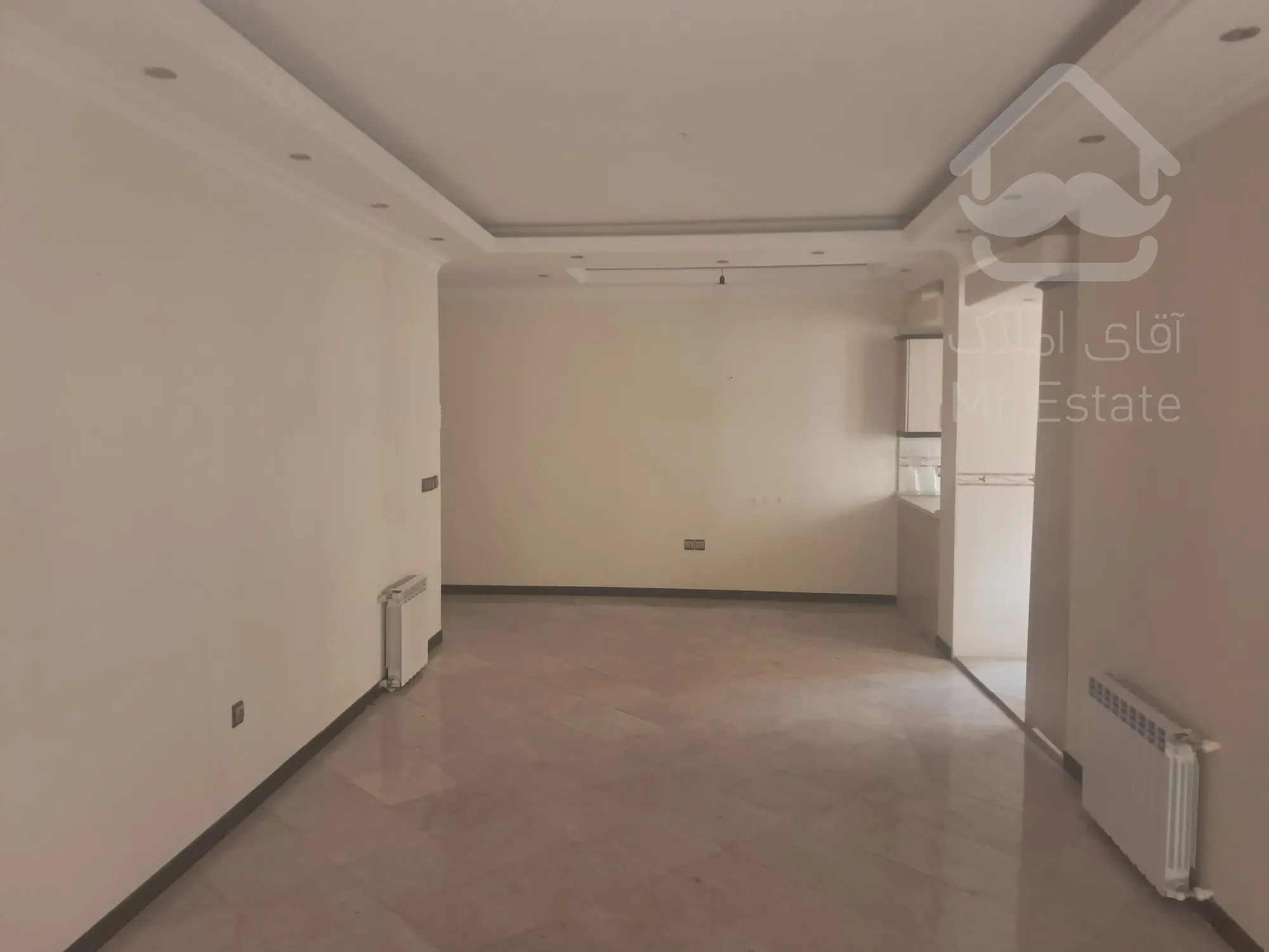 ۸۵ متر فول امکانات ۱۰ ساله