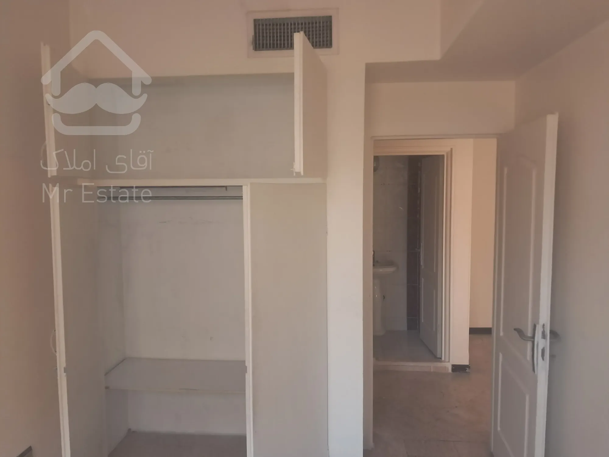 ۸۵ متر فول امکانات ۱۰ ساله