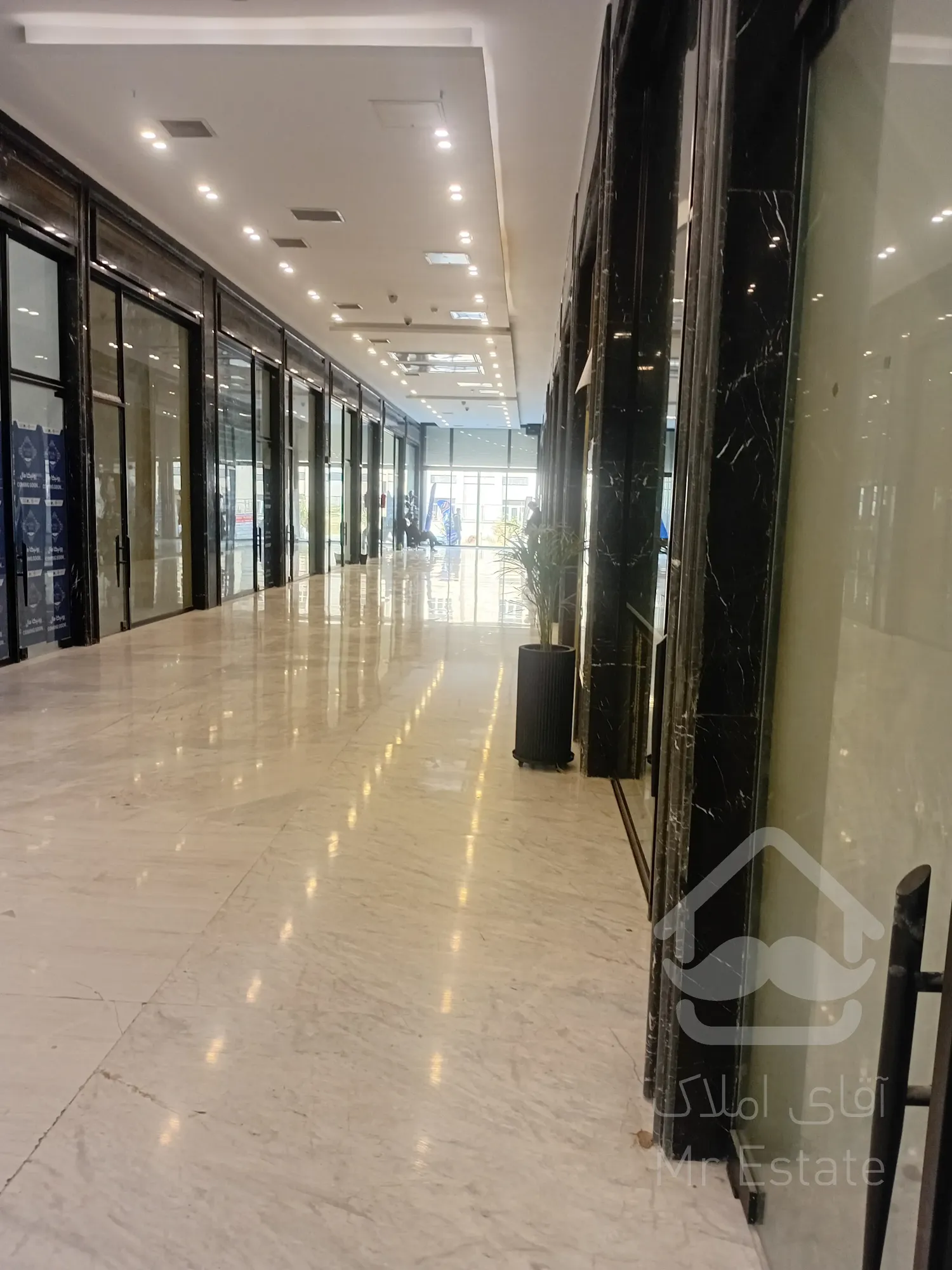 پیش فروش رونیکا مال میرزا بابایی ، فضایی برای کسب و کار شما