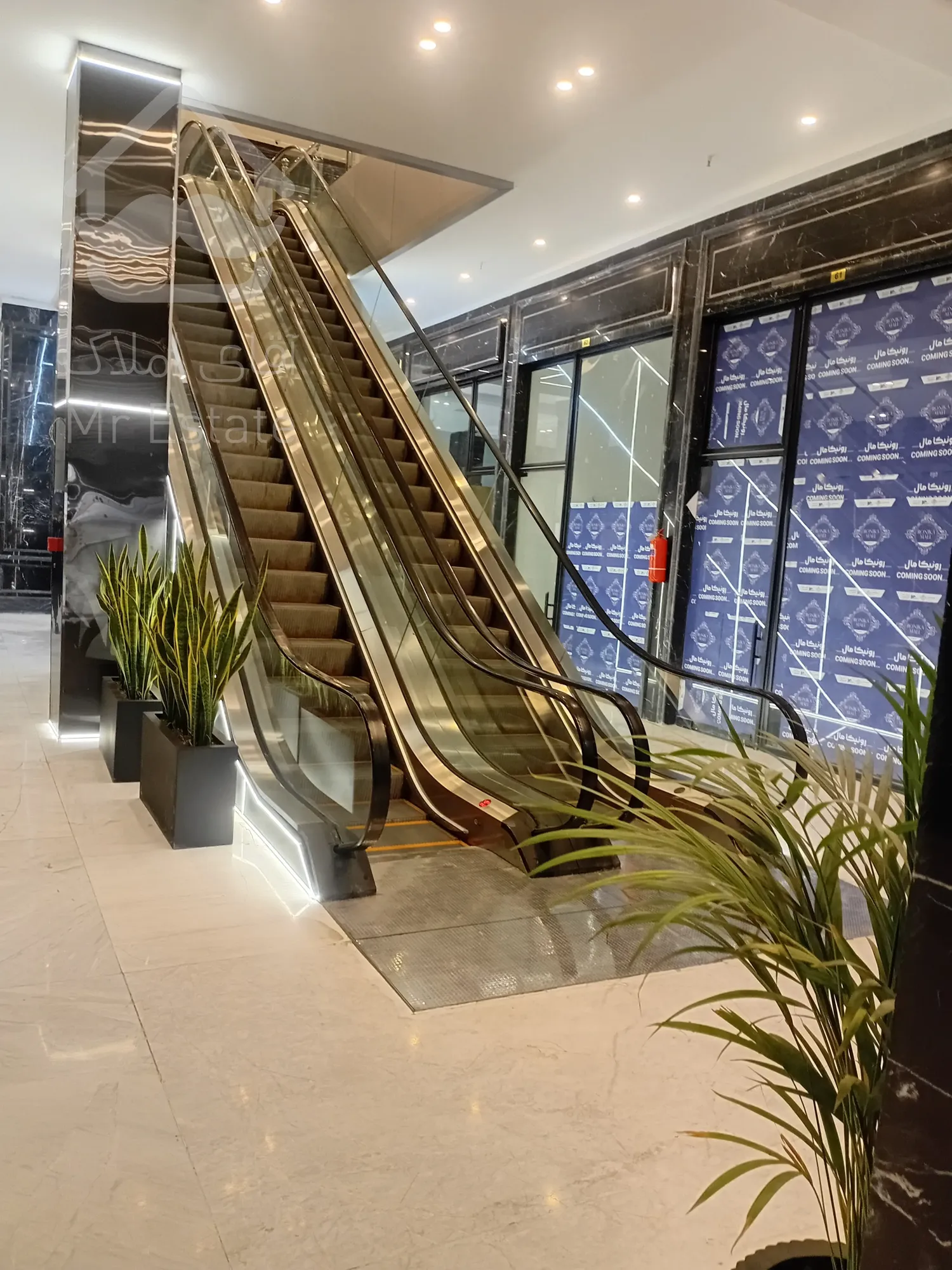 پیش فروش واحد تجاری 18 متری در رونیکا پالاس میرزا بابائی