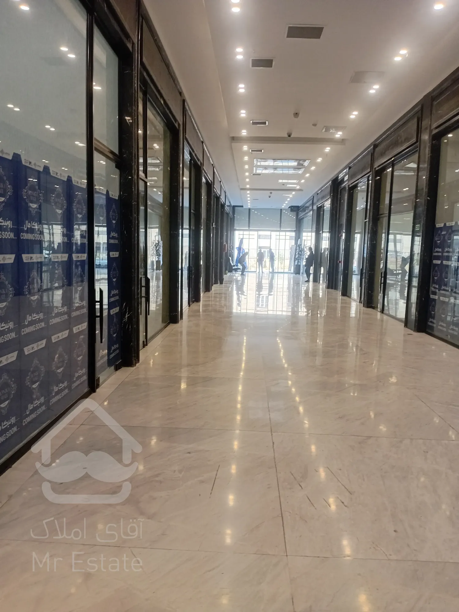 پیش فروش رونیکا مال میرزا بابایی ، ویترین مدرن برای برند شما