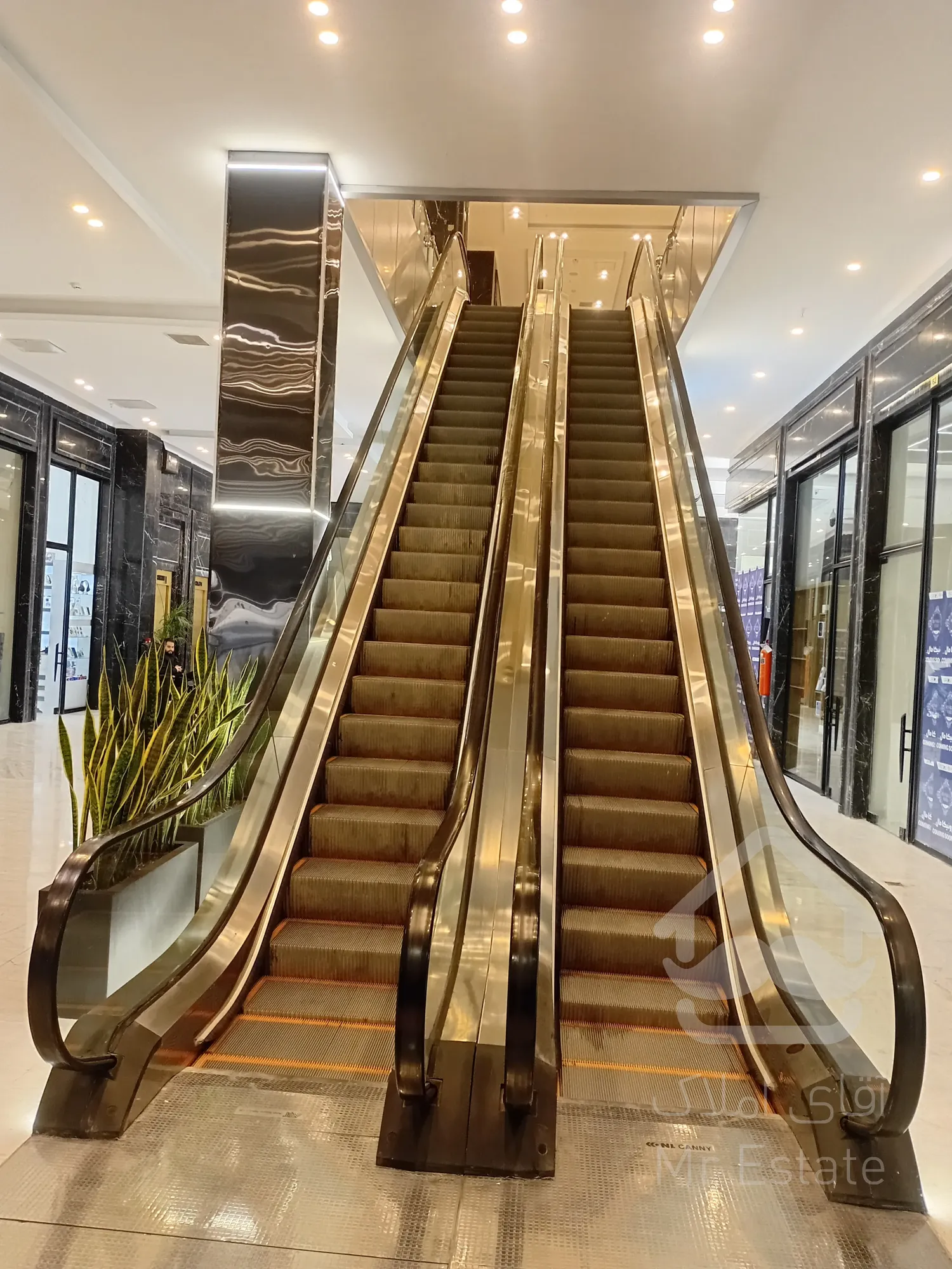 پیش فروش رونیکا مال میرزا بابایی ، بهترین متریال و امکانات فوق العاده