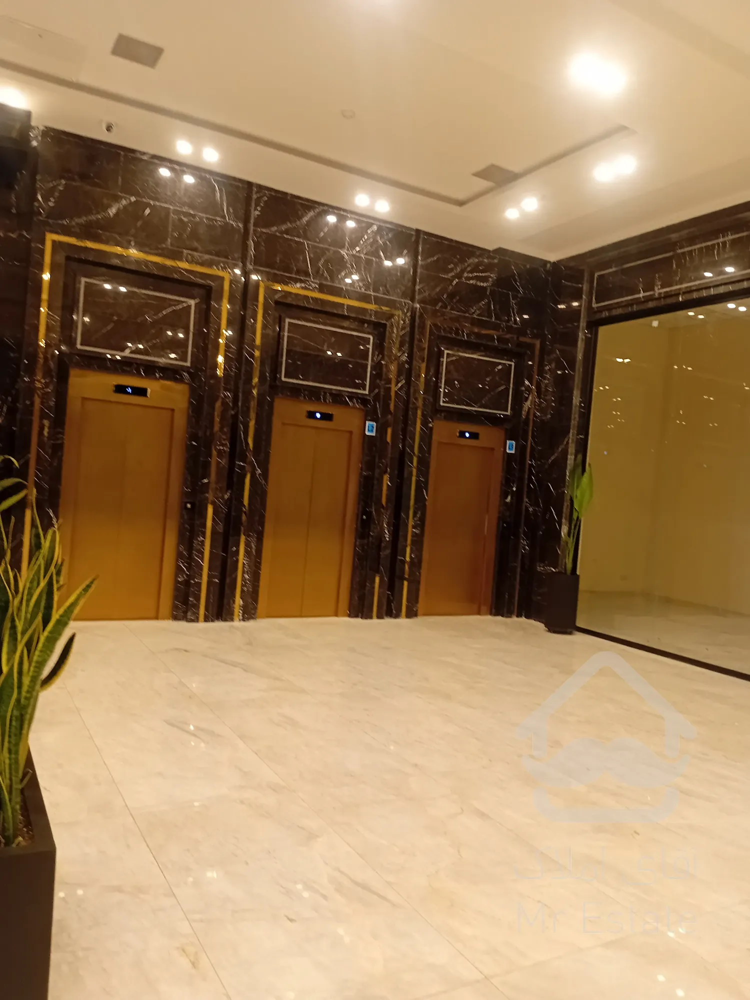 پیش فروش رونیکا مال میرزا بابایی ، فضایی مناسب برای کسب و کار شما با امکانات عالی